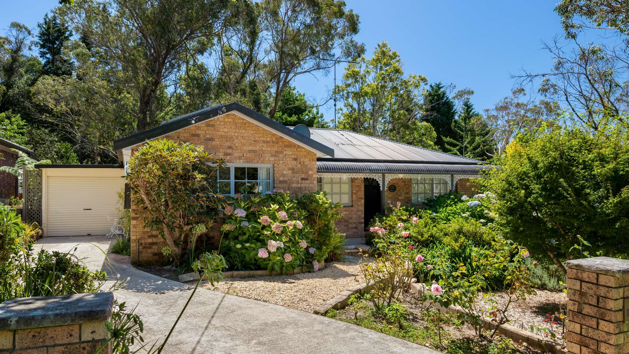 5 Cook Road, Wentworth Falls, NSW 2782 AUS