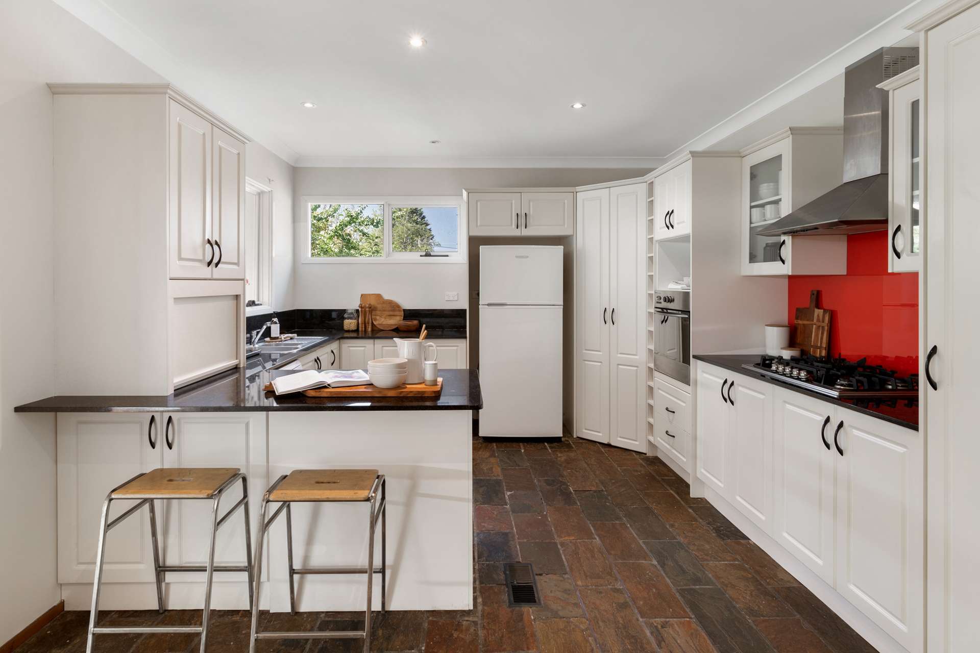 5 Cook Road, Wentworth Falls, NSW 2782 AUS