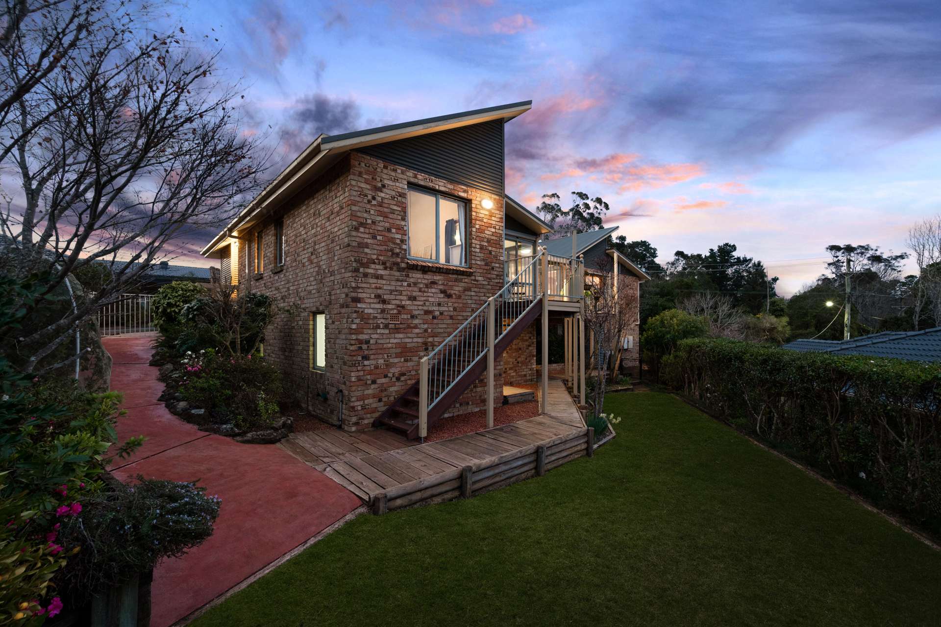 17 Sutton Street, Woodford, NSW 2778 AUS