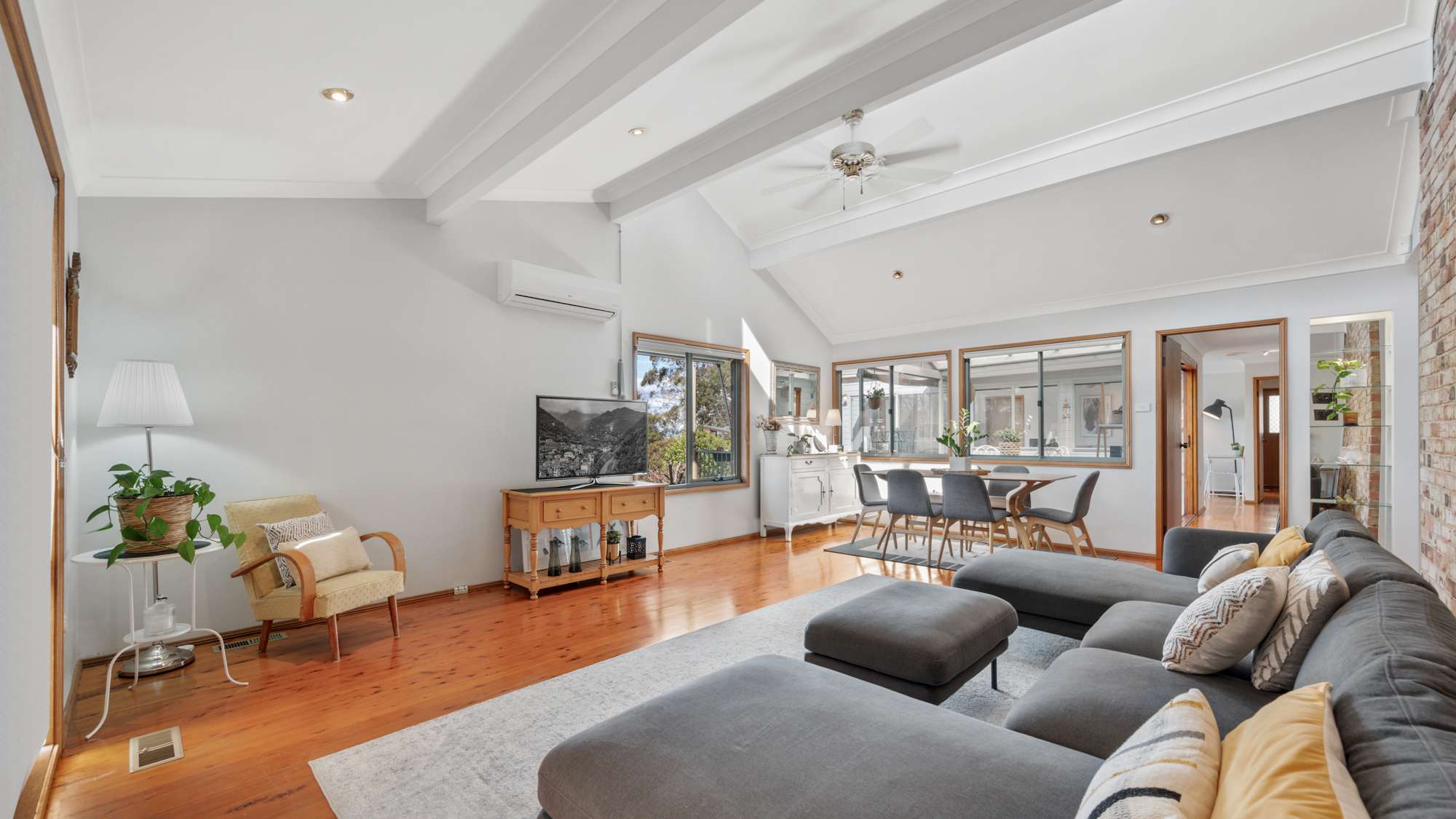 17 Sutton Street, Woodford, NSW 2778 AUS
