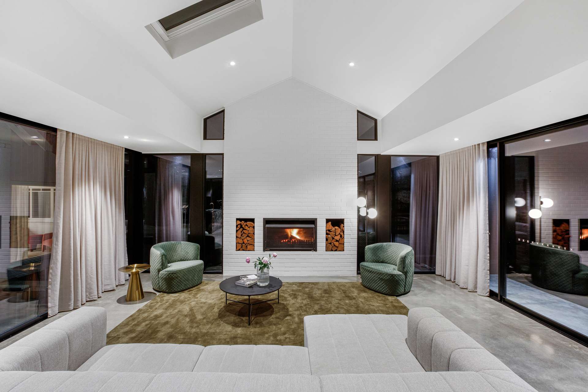 20-22 Backhouse Street, Wentworth Falls, NSW 2782 AUS