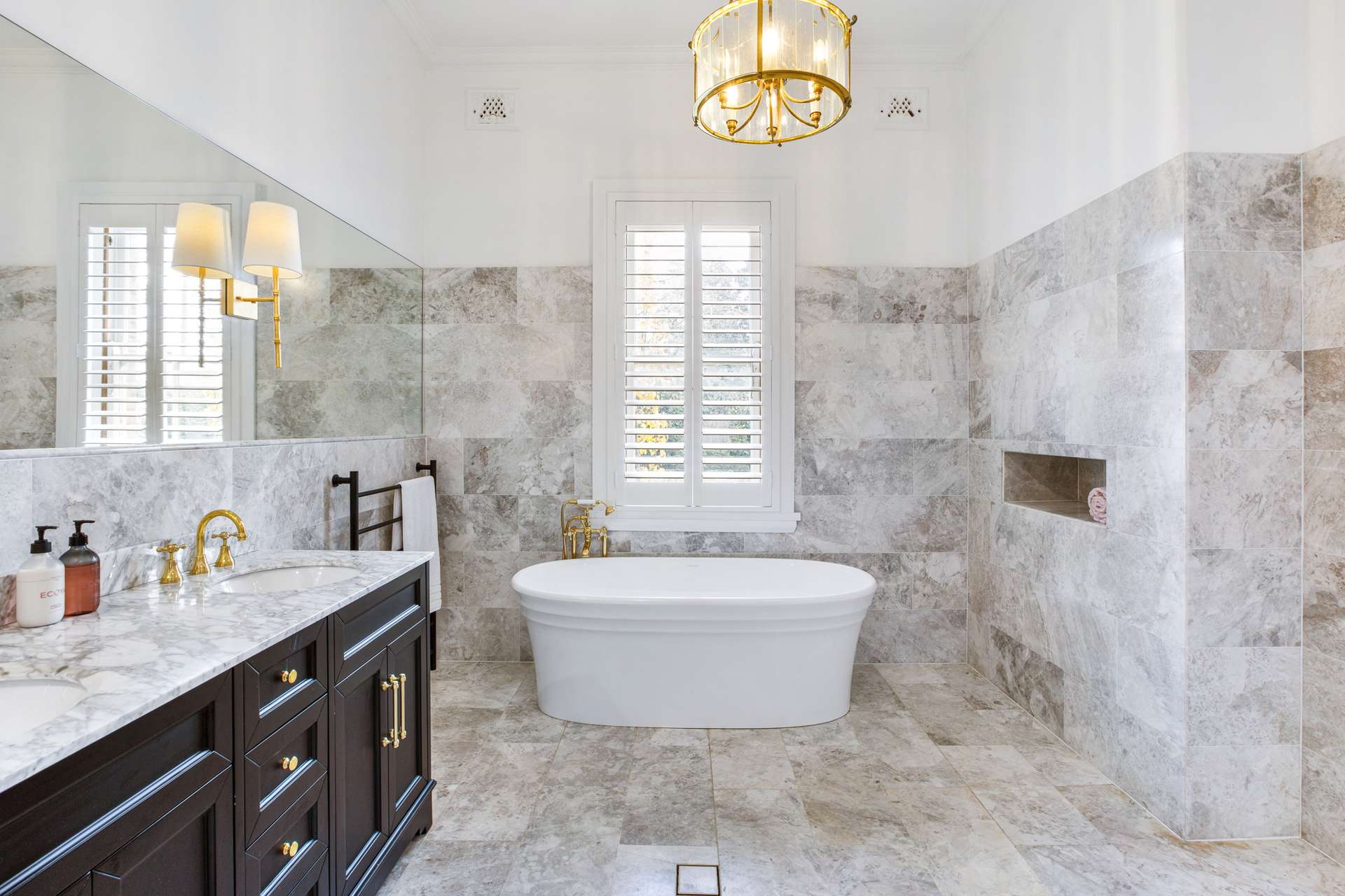 20-22 Backhouse Street, Wentworth Falls, NSW 2782 AUS