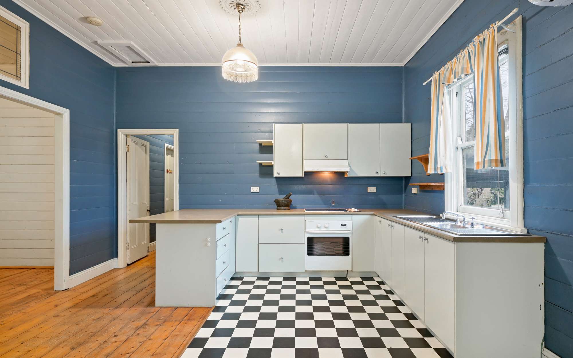 49 Megalong Street, Katoomba, NSW 2780 AUS