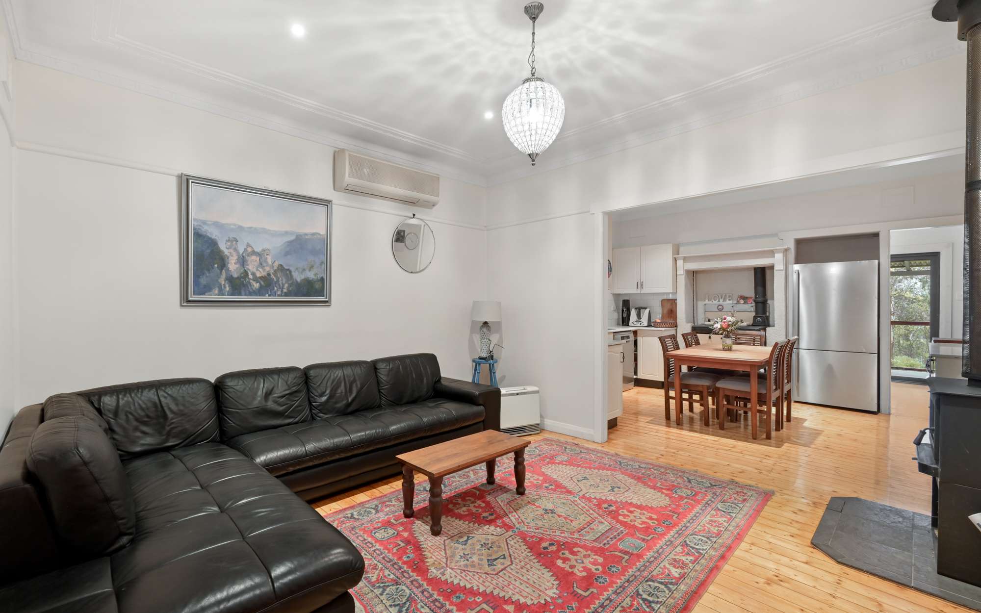 31 Genevieve Road, Bullaburra, NSW 2784 AUS