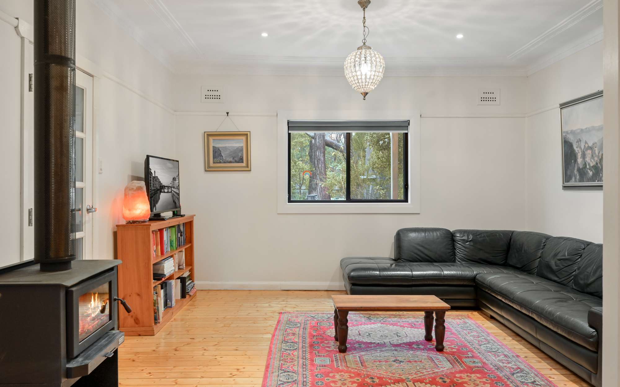 31 Genevieve Road, Bullaburra, NSW 2784 AUS