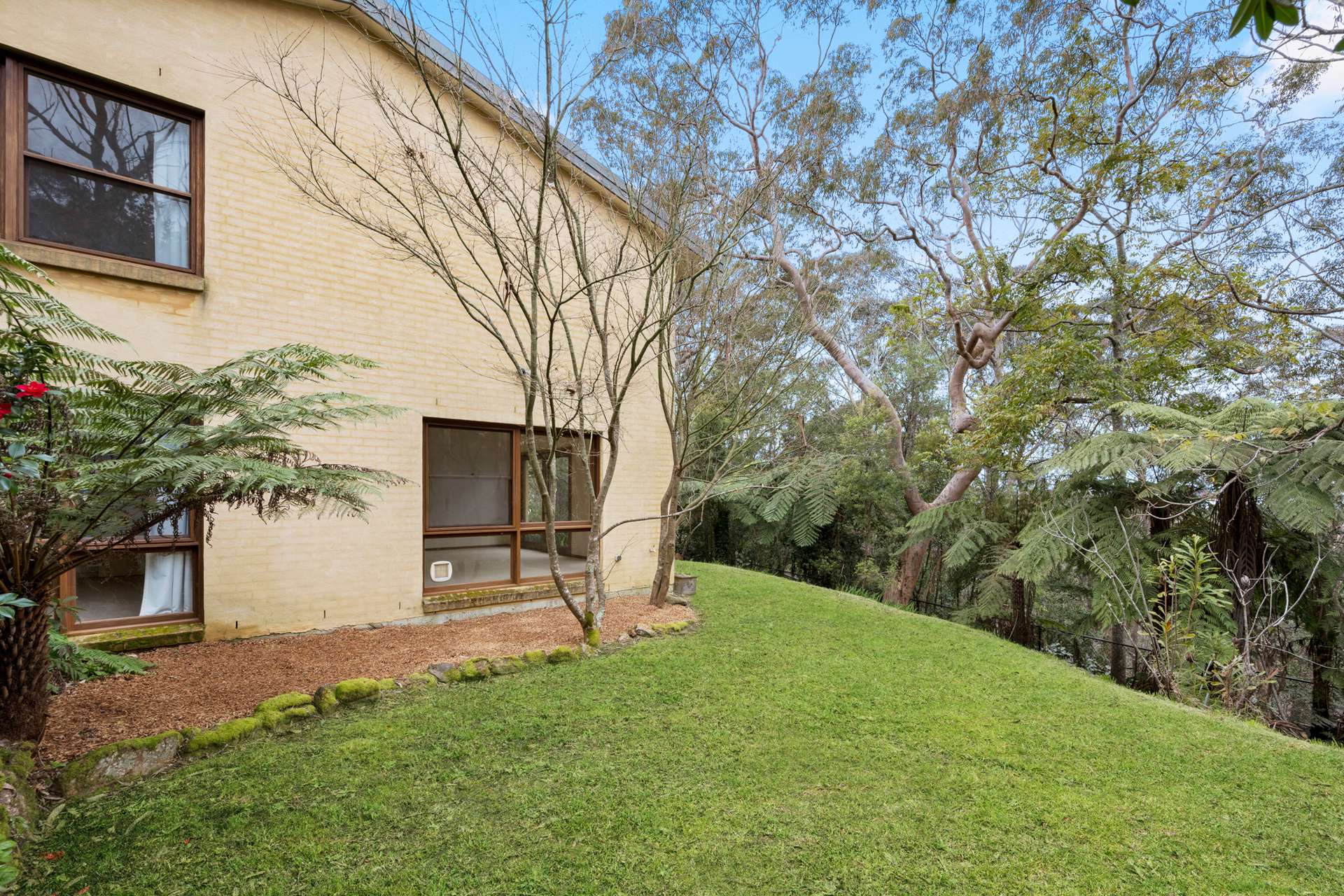 83 Genevieve Road, Bullaburra, NSW 2784 AUS