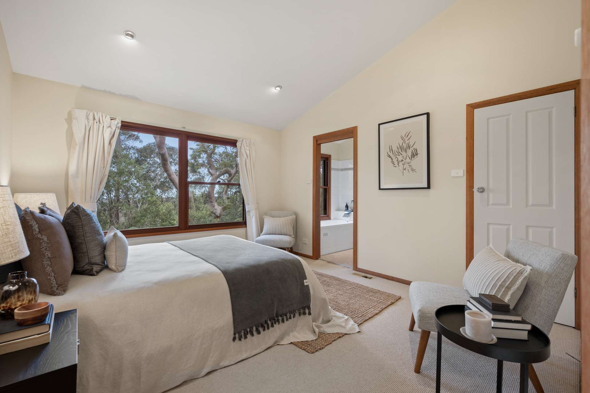 83 Genevieve Road, Bullaburra, NSW 2784 AUS