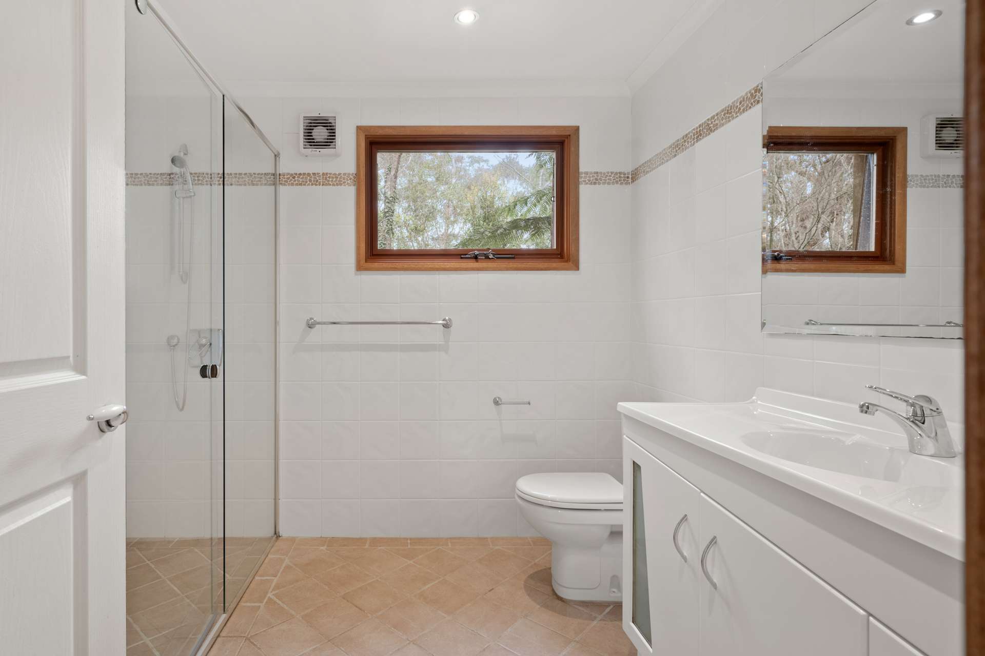 83 Genevieve Road, Bullaburra, NSW 2784 AUS