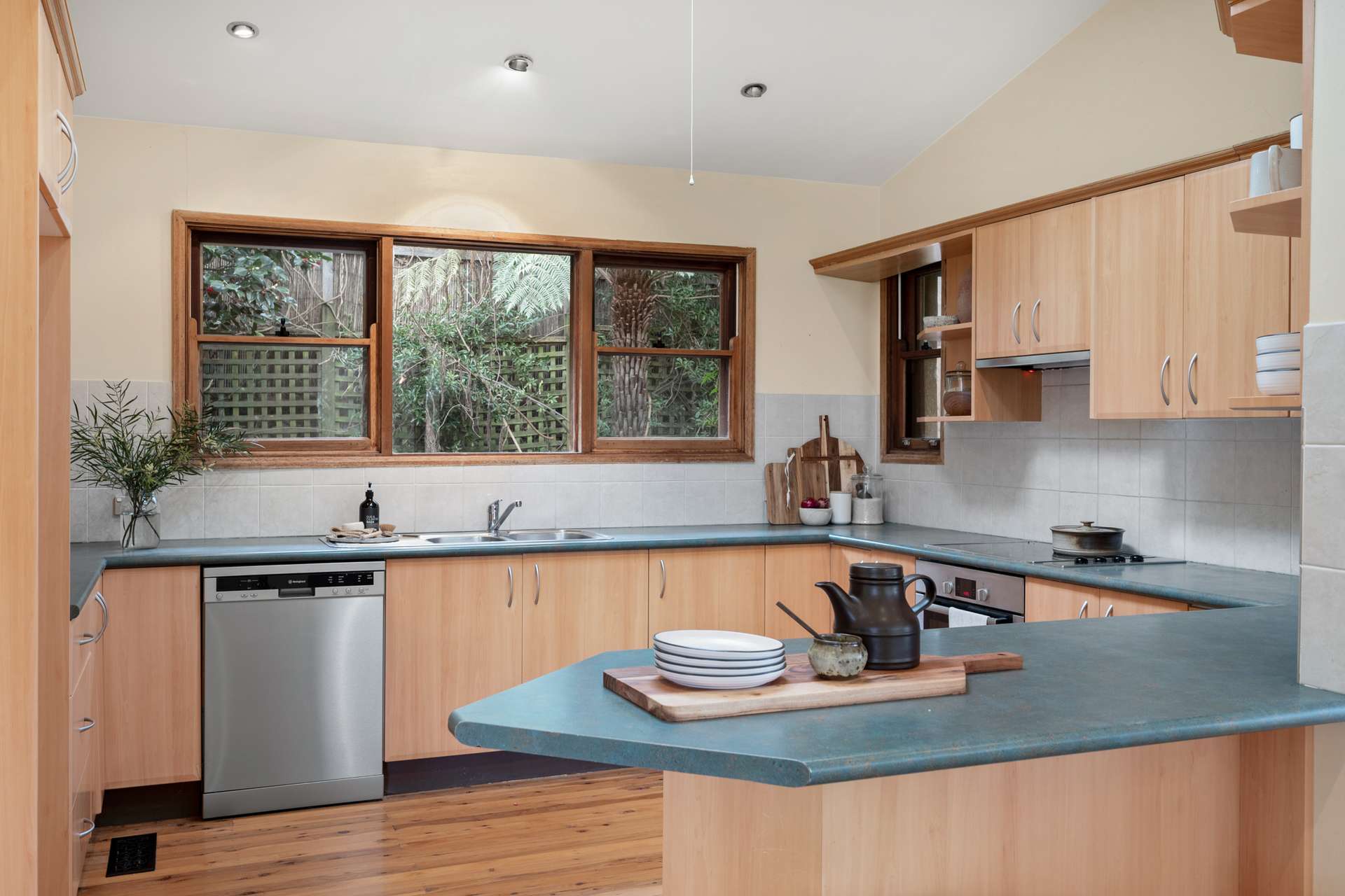 83 Genevieve Road, Bullaburra, NSW 2784 AUS