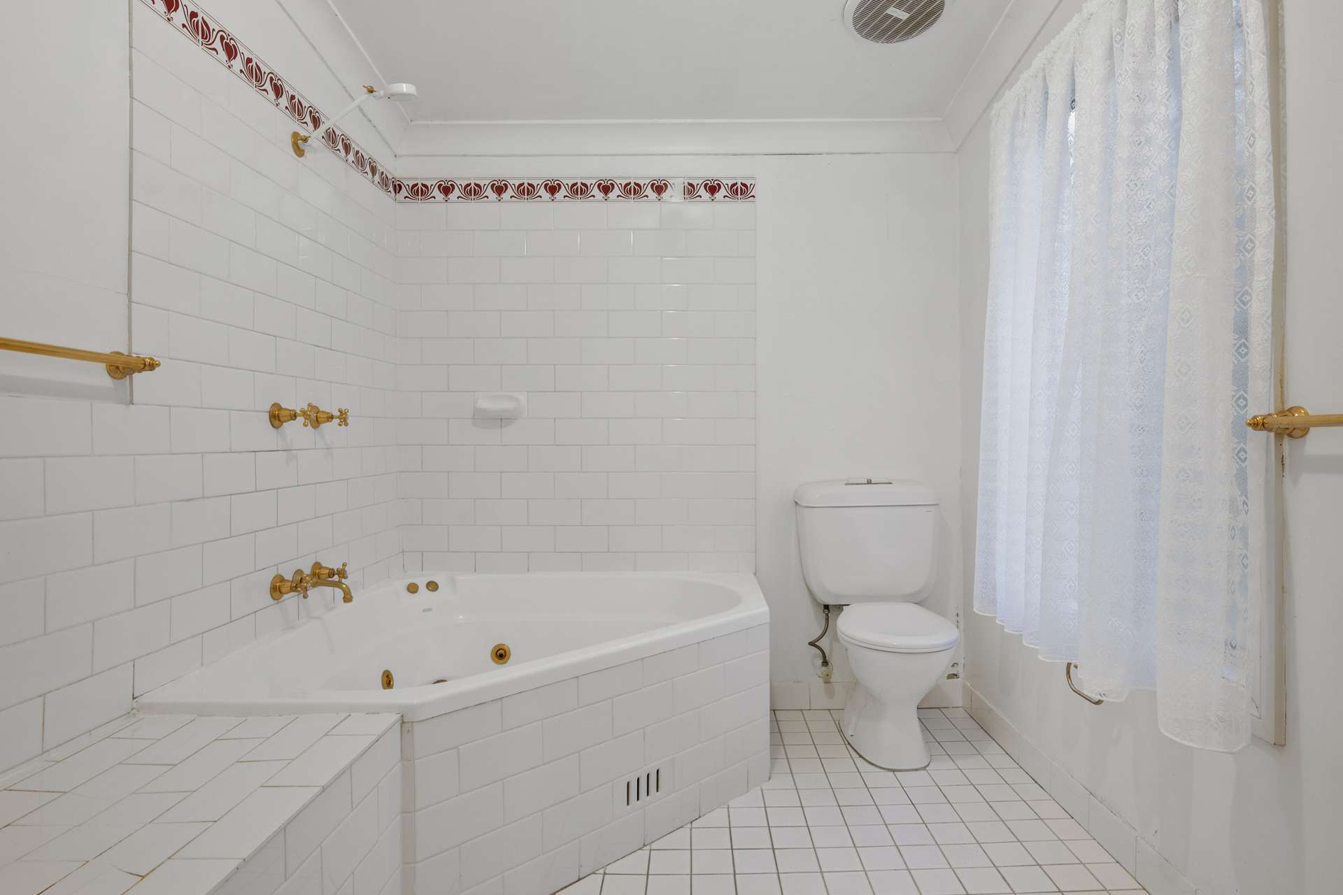 7 The Avenue, Wentworth Falls, NSW 2782 AUS
