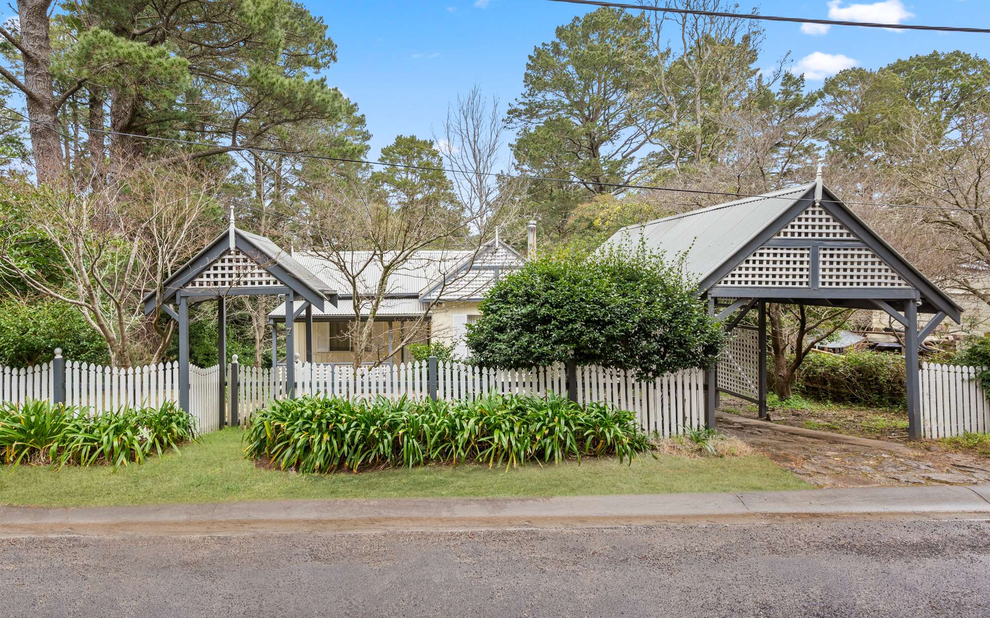 7 The Avenue, Wentworth Falls, NSW 2782 AUS