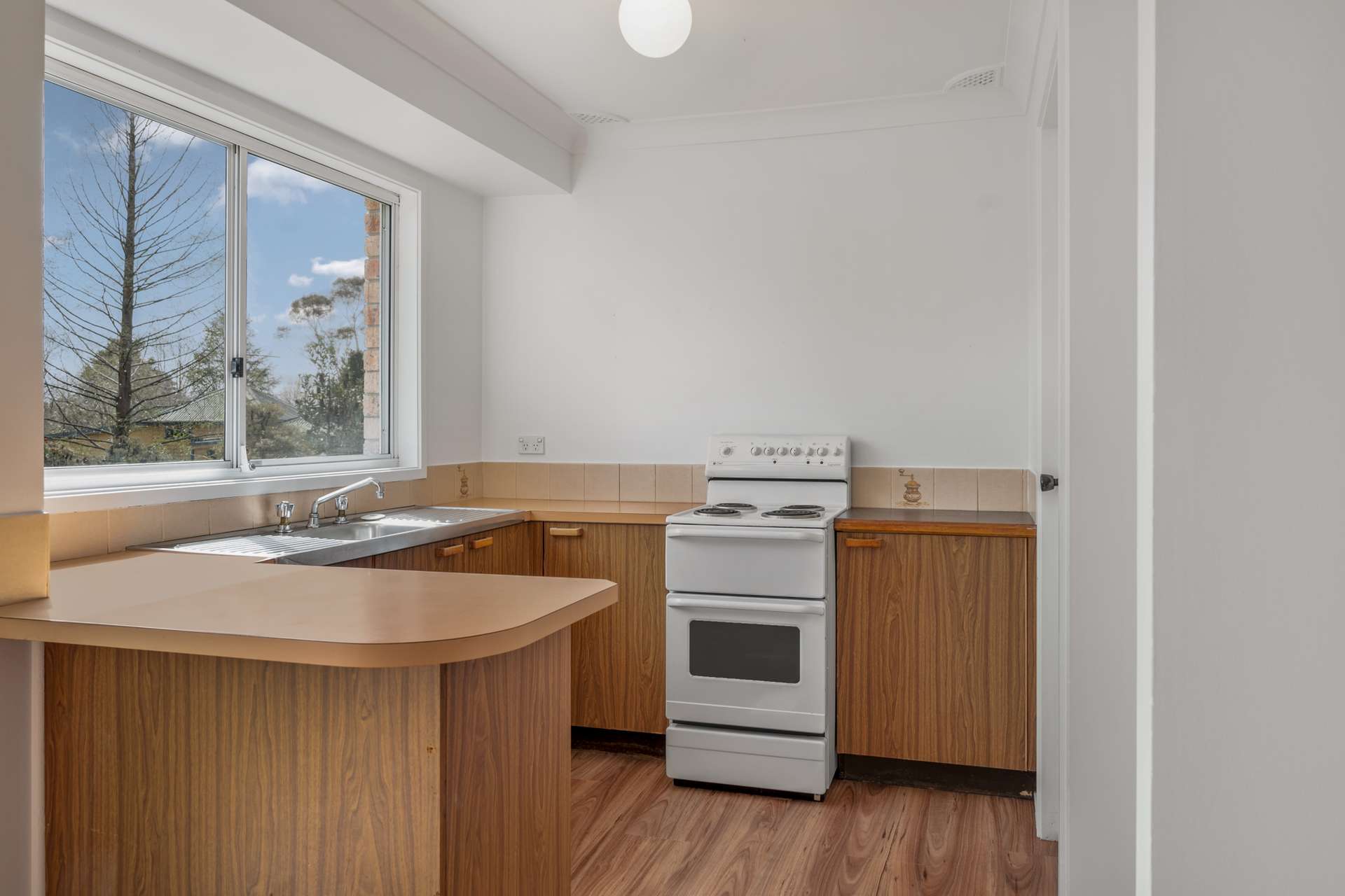 99 Sinclair Crescent, Wentworth Falls, NSW 2782 AUS