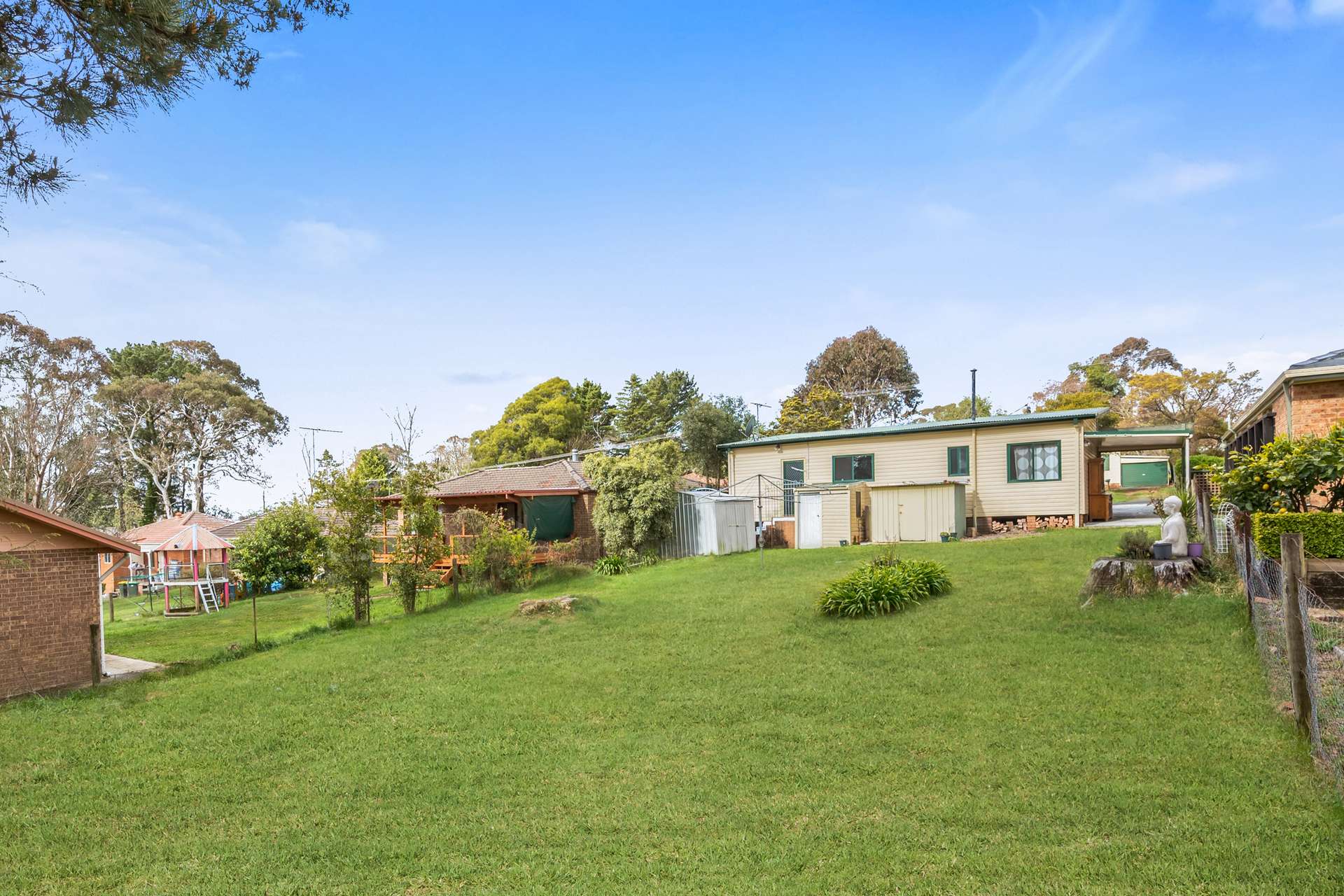 24 Paris Parade, Katoomba, NSW 2780 AUS