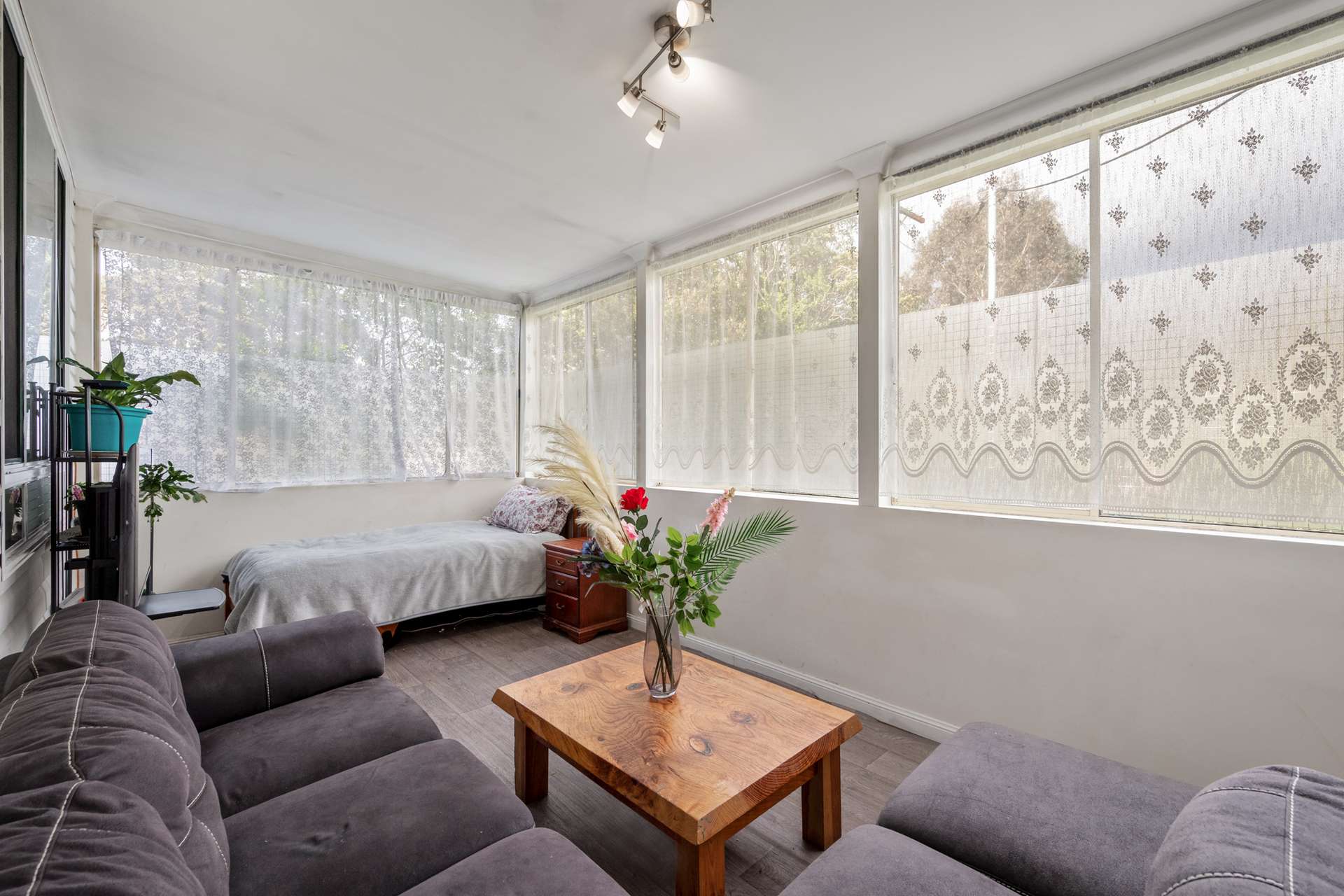 24 Paris Parade, Katoomba, NSW 2780 AUS