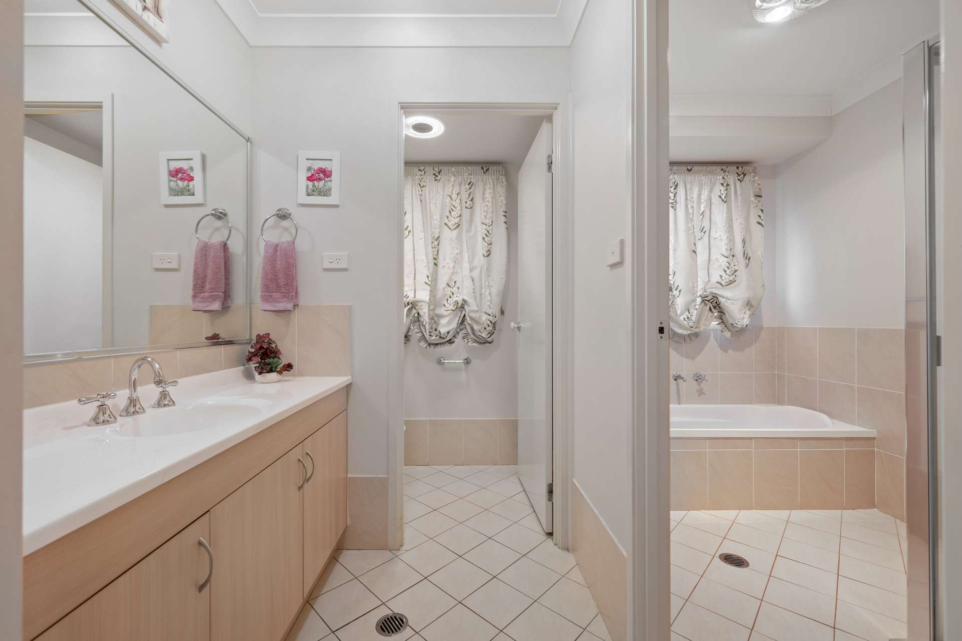 19 Log Bridge Place, Hazelbrook, NSW 2779 AUS