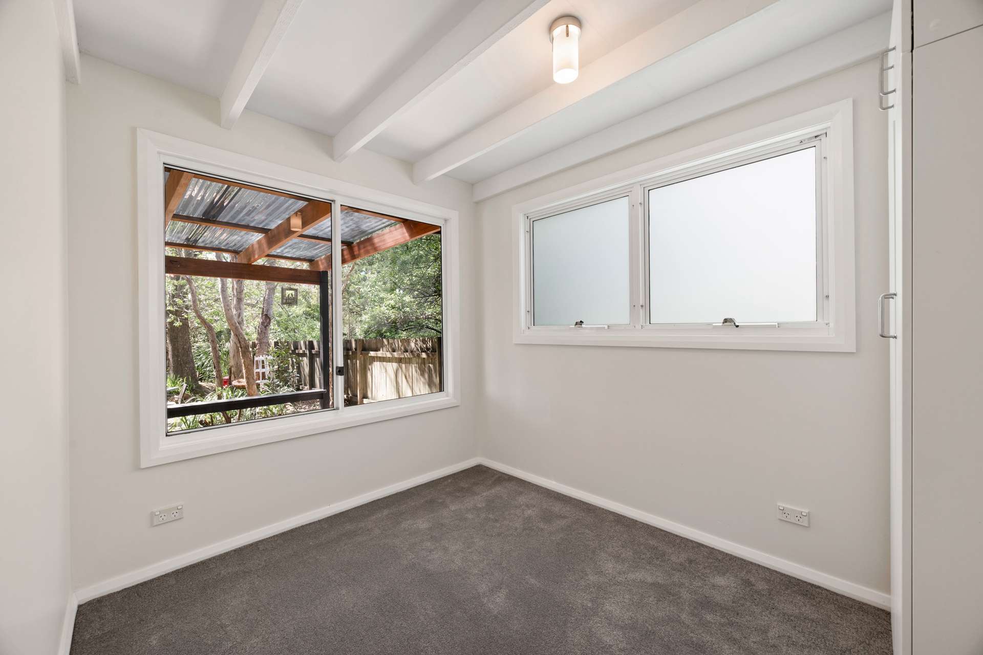 15 Glenfarne Parade, Lawson, NSW 2783 AUS