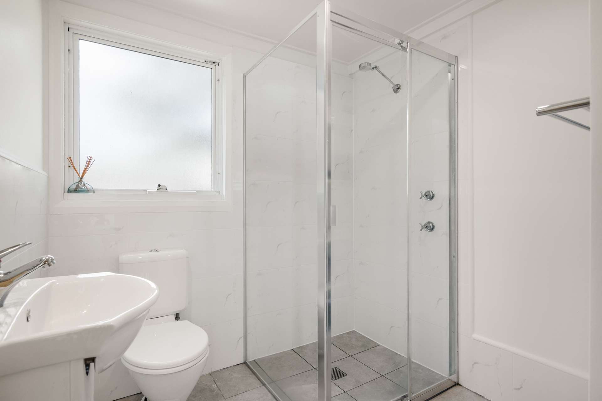 15 Glenfarne Parade, Lawson, NSW 2783 AUS