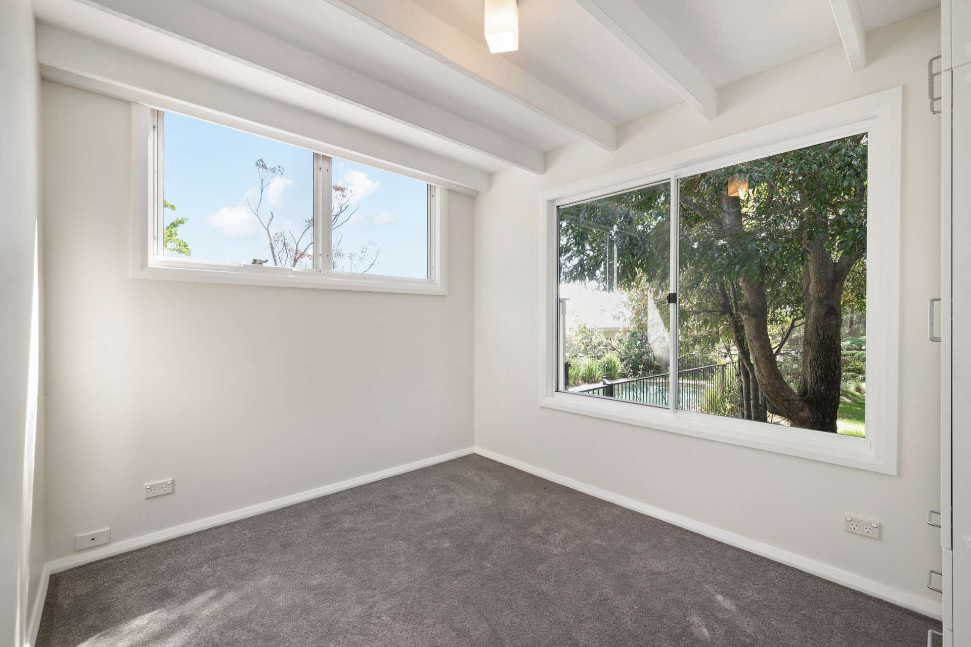 15 Glenfarne Parade, Lawson, NSW 2783 AUS