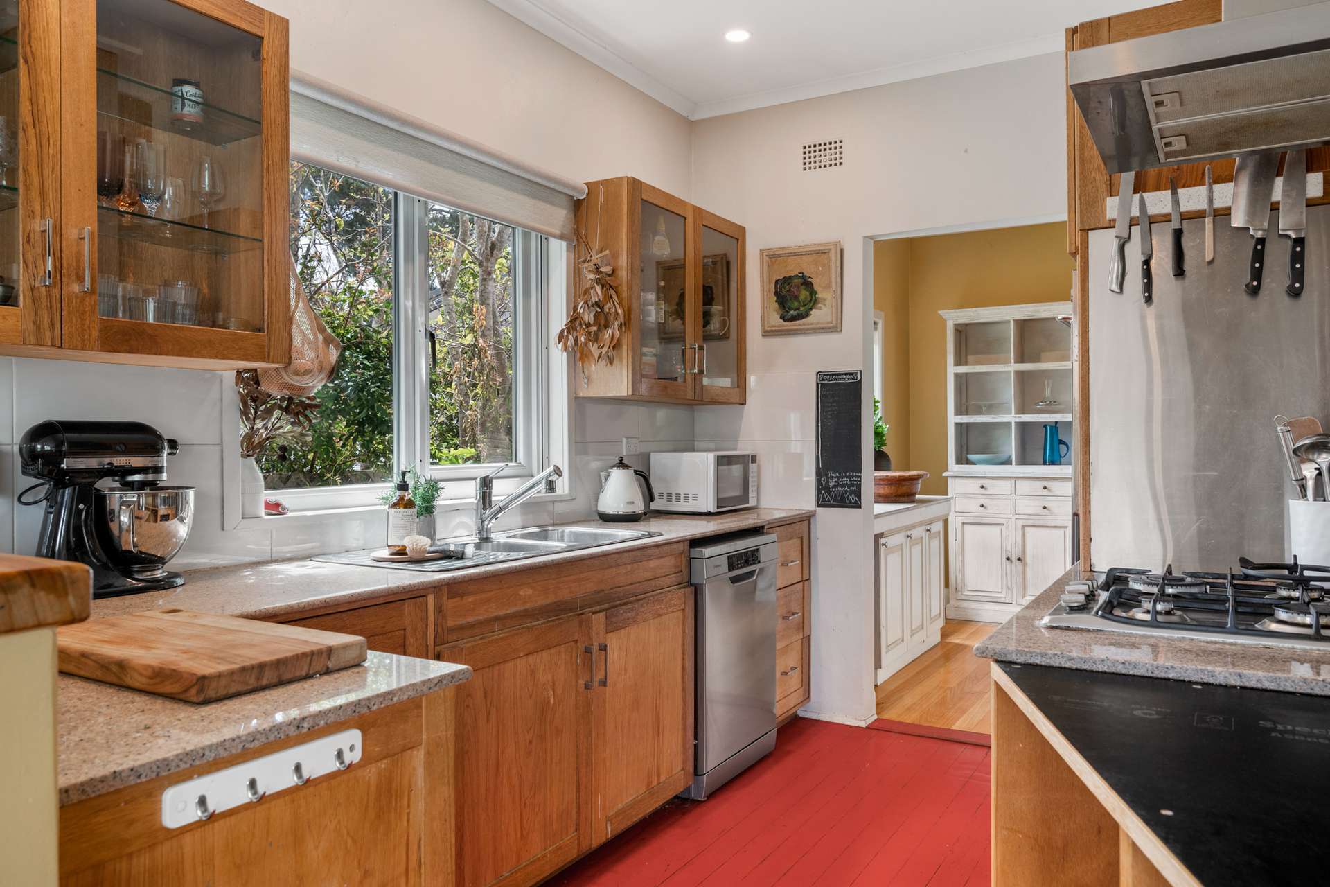 11 St Georges Parade, Wentworth Falls, NSW 2782 AUS