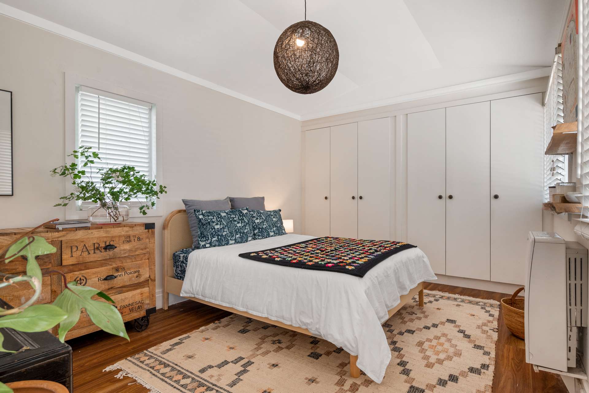 11 St Georges Parade, Wentworth Falls, NSW 2782 AUS