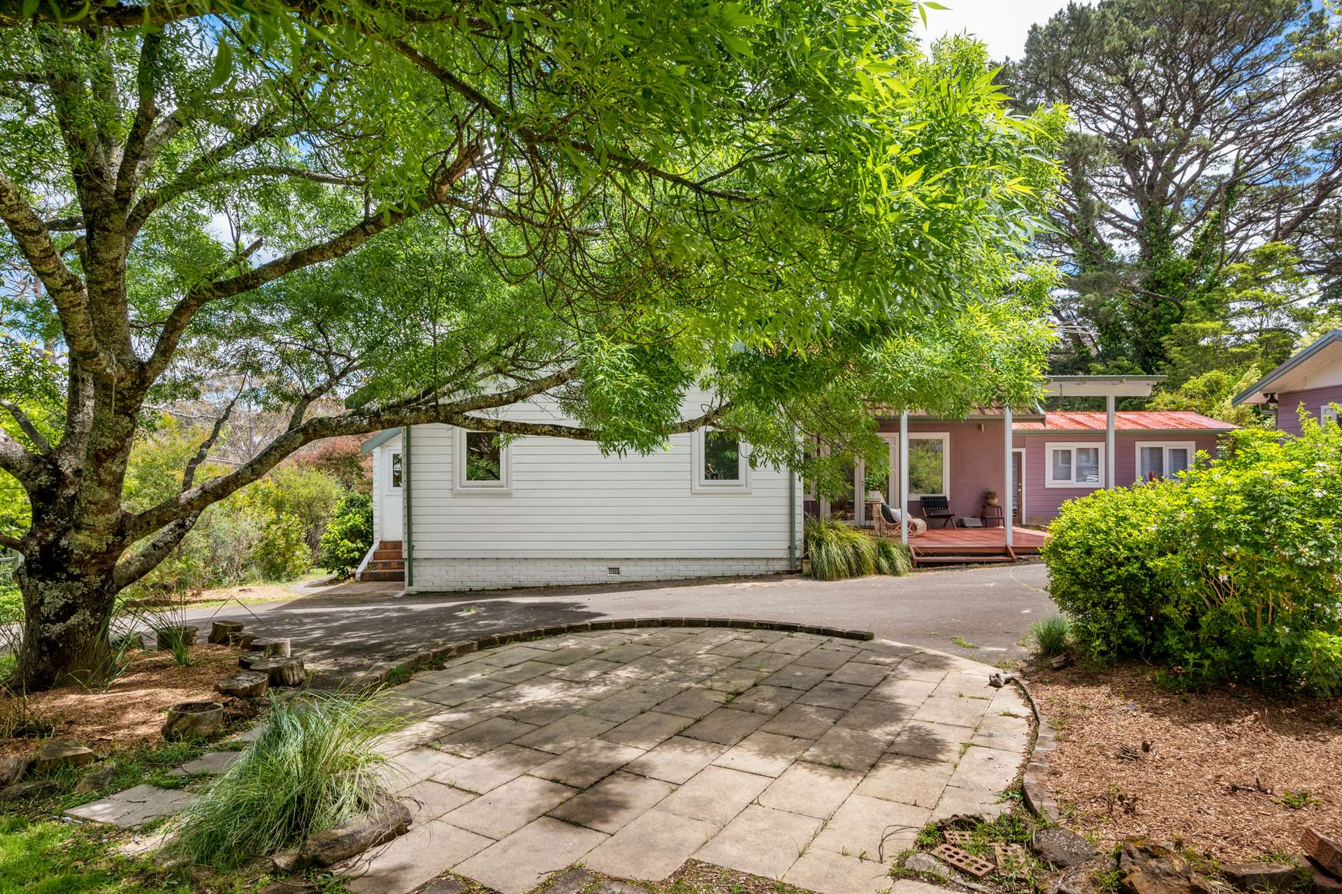 11 St Georges Parade, Wentworth Falls, NSW 2782 AUS