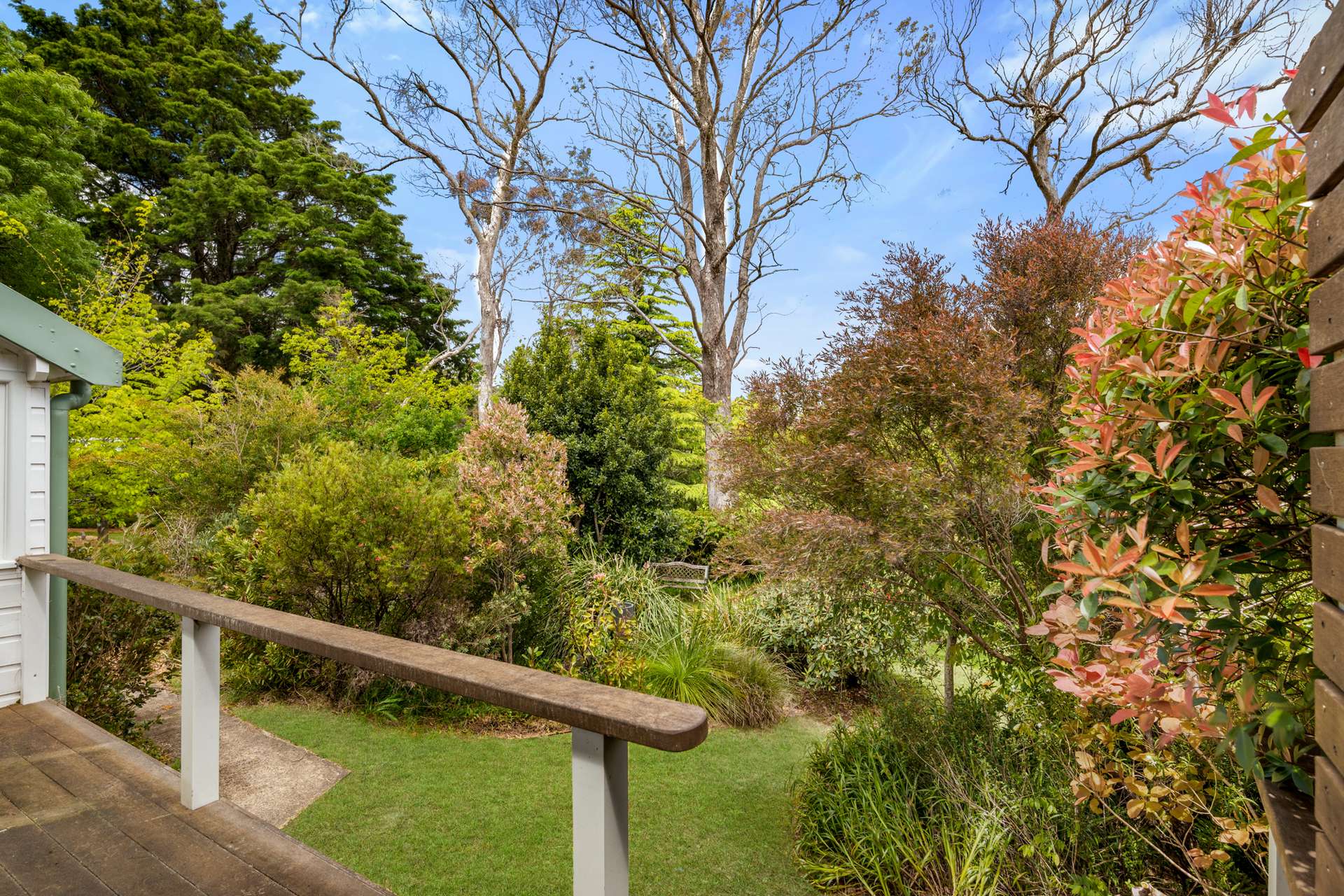 11 St Georges Parade, Wentworth Falls, NSW 2782 AUS