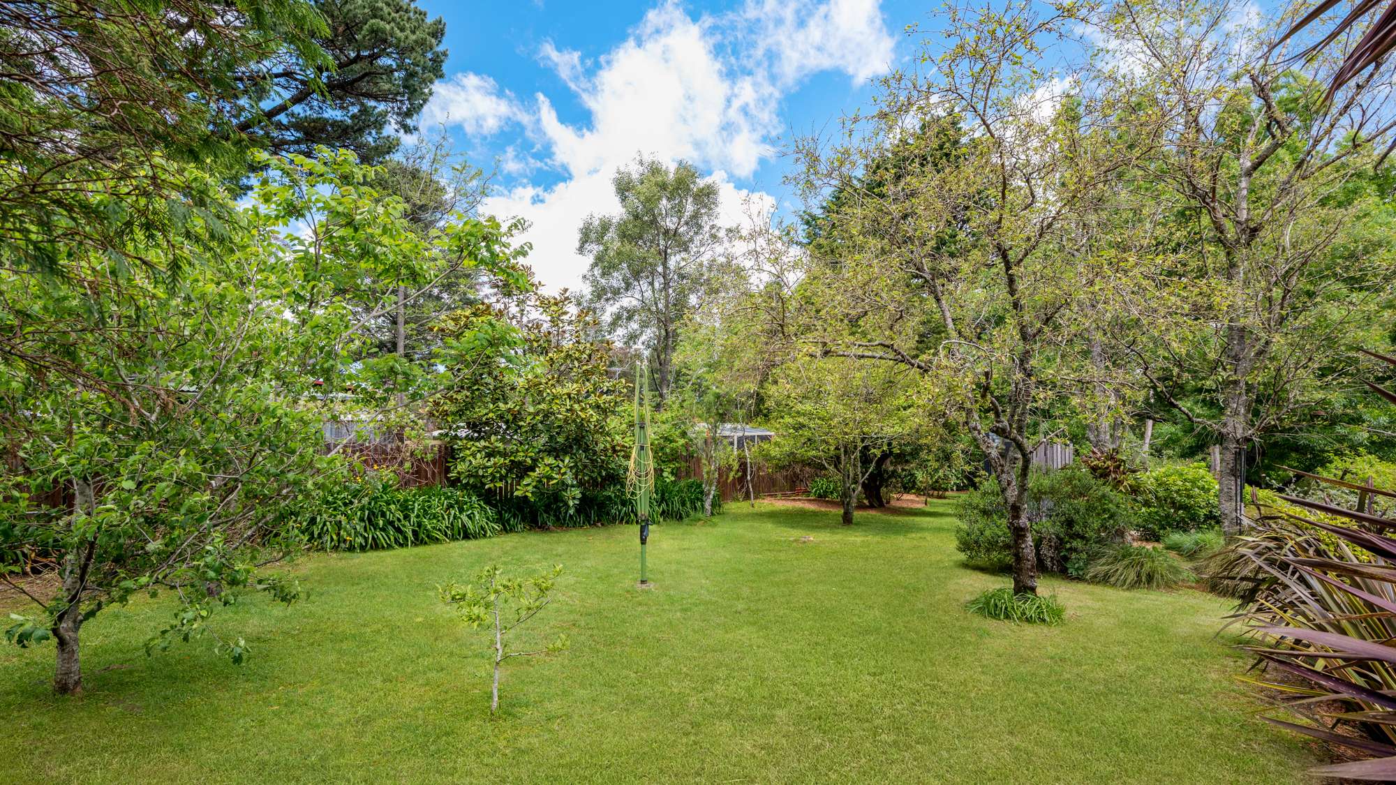 11 St Georges Parade, Wentworth Falls, NSW 2782 AUS