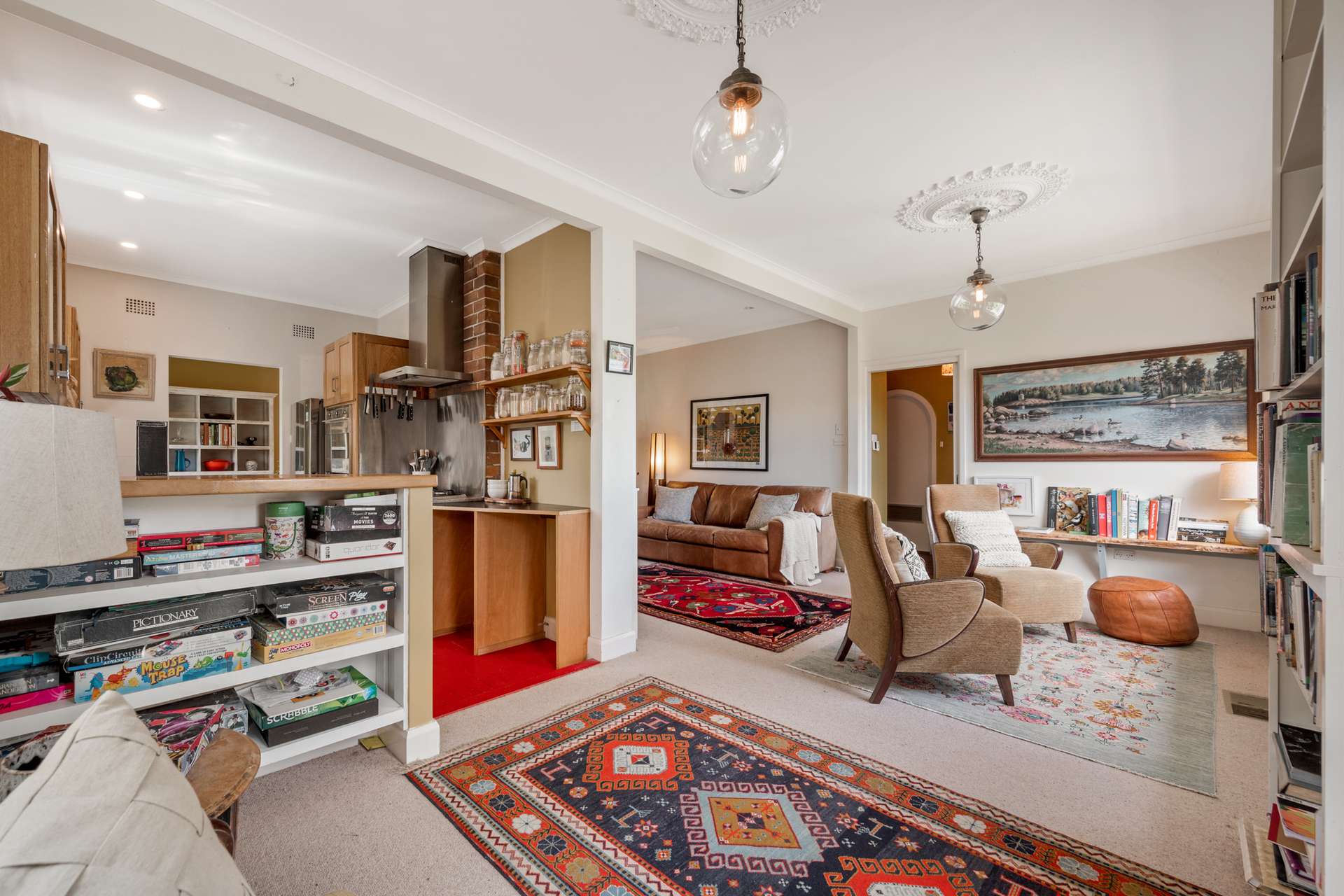 11 St Georges Parade, Wentworth Falls, NSW 2782 AUS