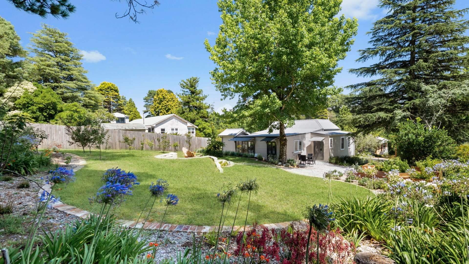 16 Spencer Street, Leura, NSW 2780 AUS