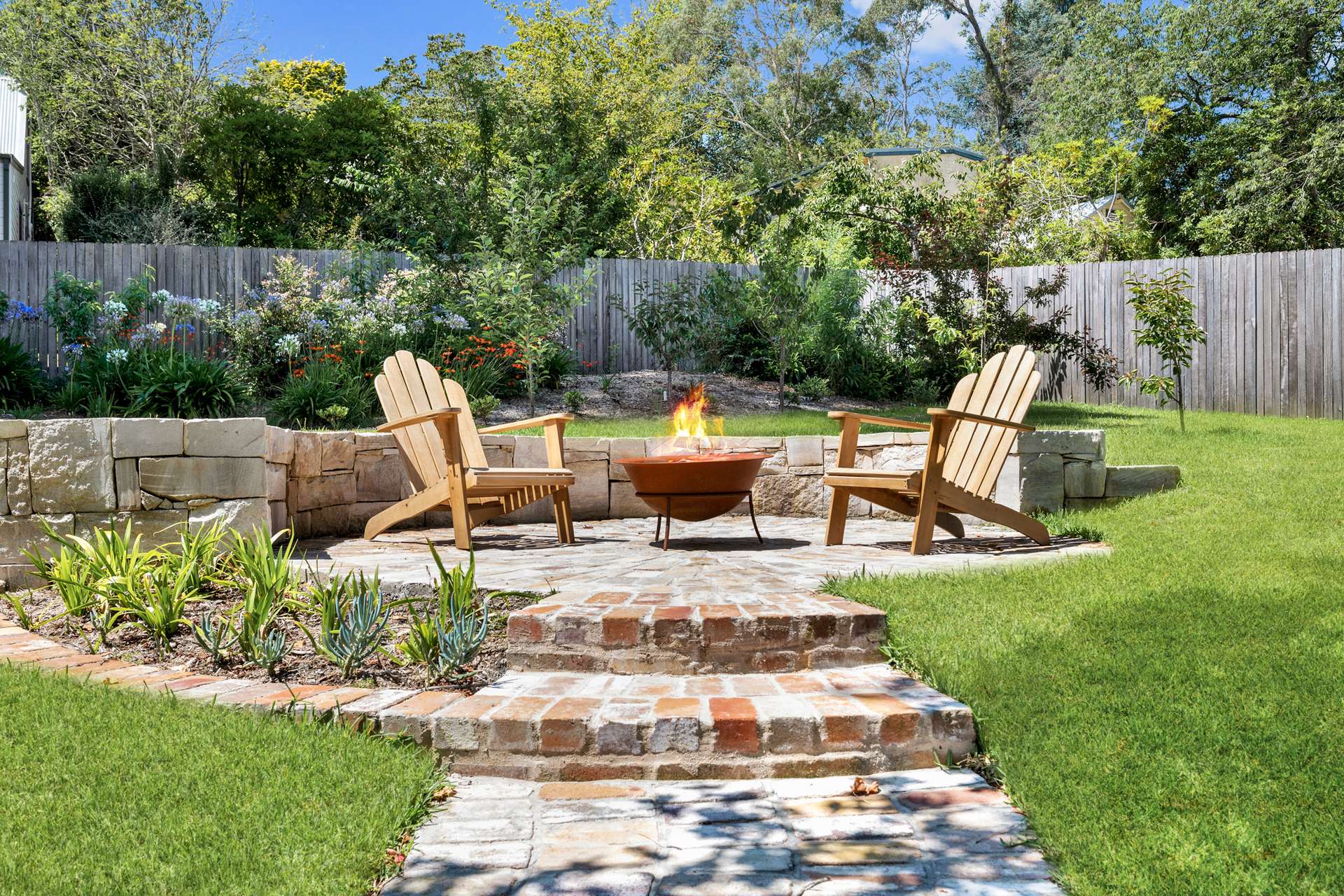 16 Spencer Street, Leura, NSW 2780 AUS