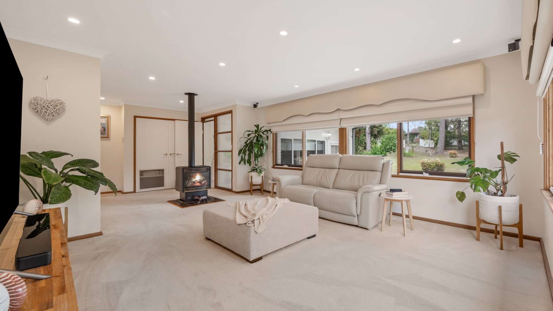 52 Genevieve Road, Bullaburra, NSW 2784 AUS