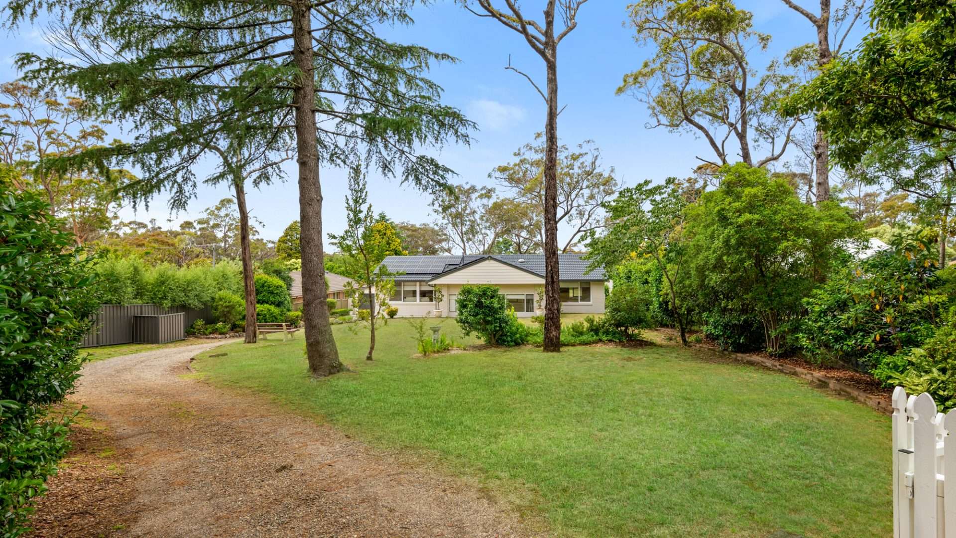52 Genevieve Road, Bullaburra, NSW 2784 AUS