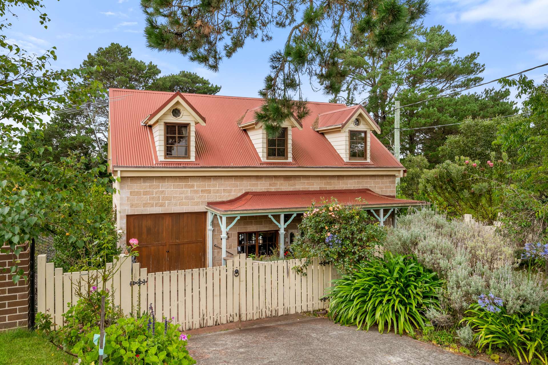 12 Abbotsford Road, Katoomba, NSW 2780 AUS