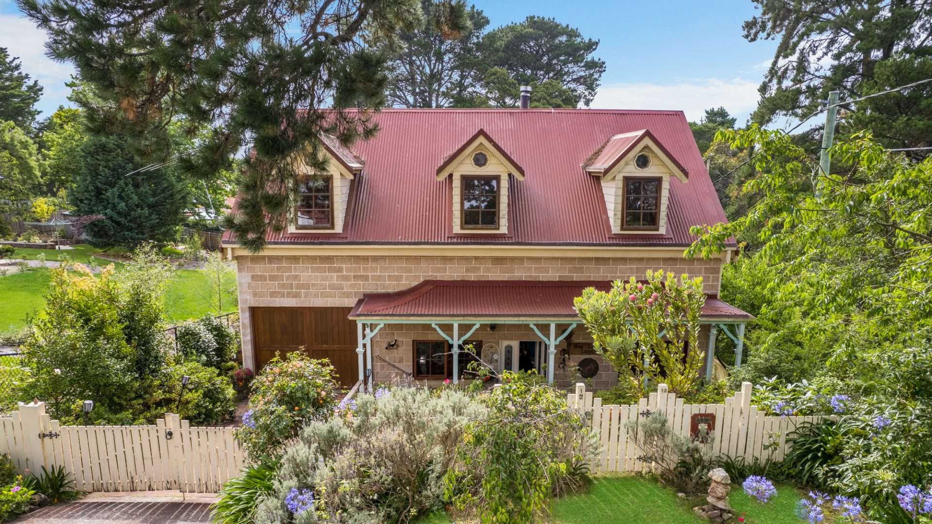 12 Abbotsford Road, Katoomba, NSW 2780 AUS