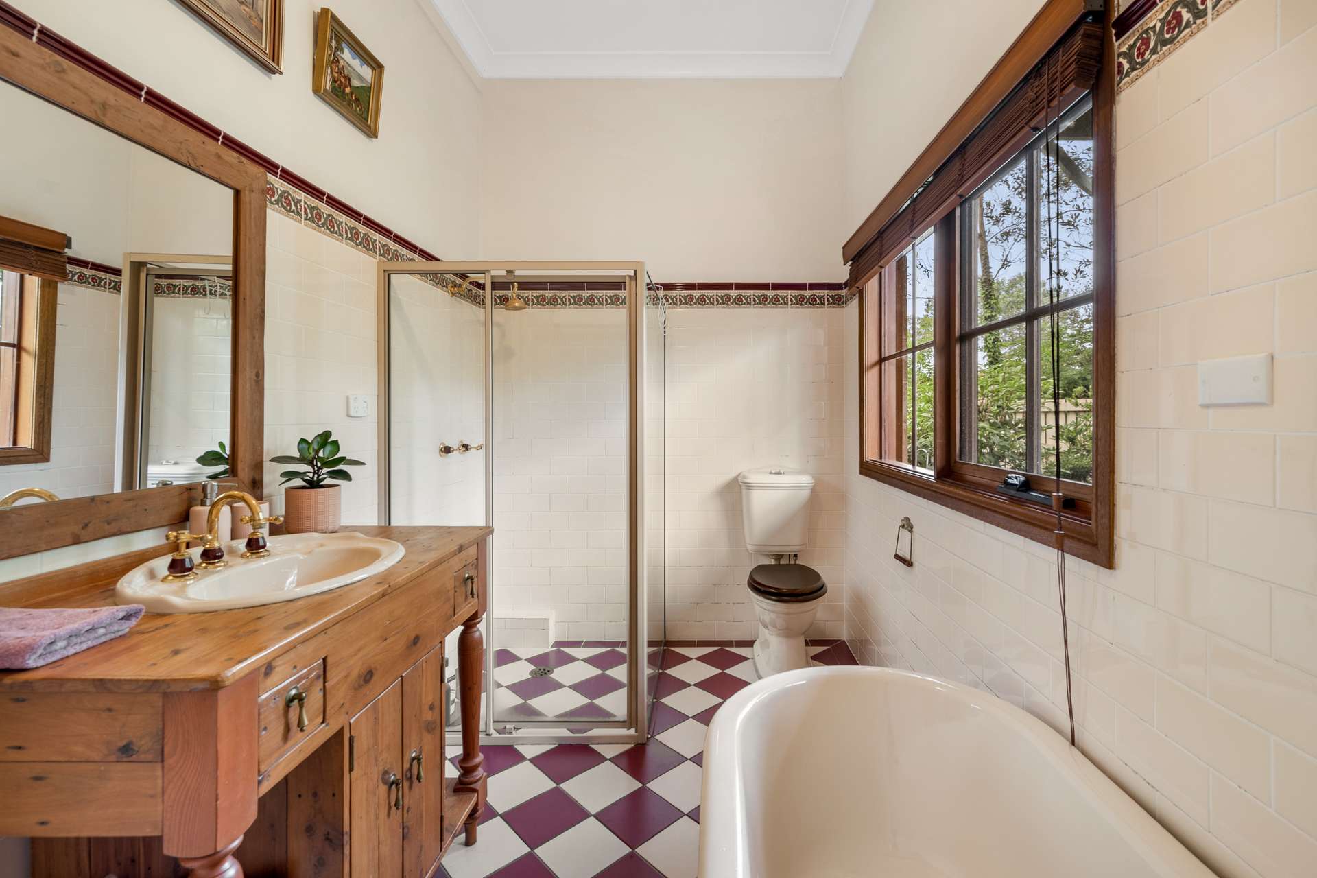 12 Abbotsford Road, Katoomba, NSW 2780 AUS