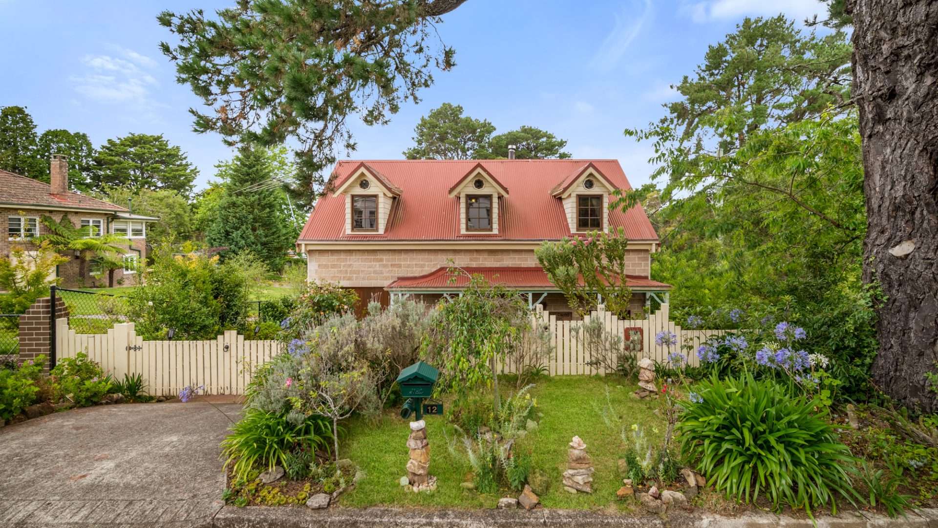 12 Abbotsford Road, Katoomba, NSW 2780 AUS