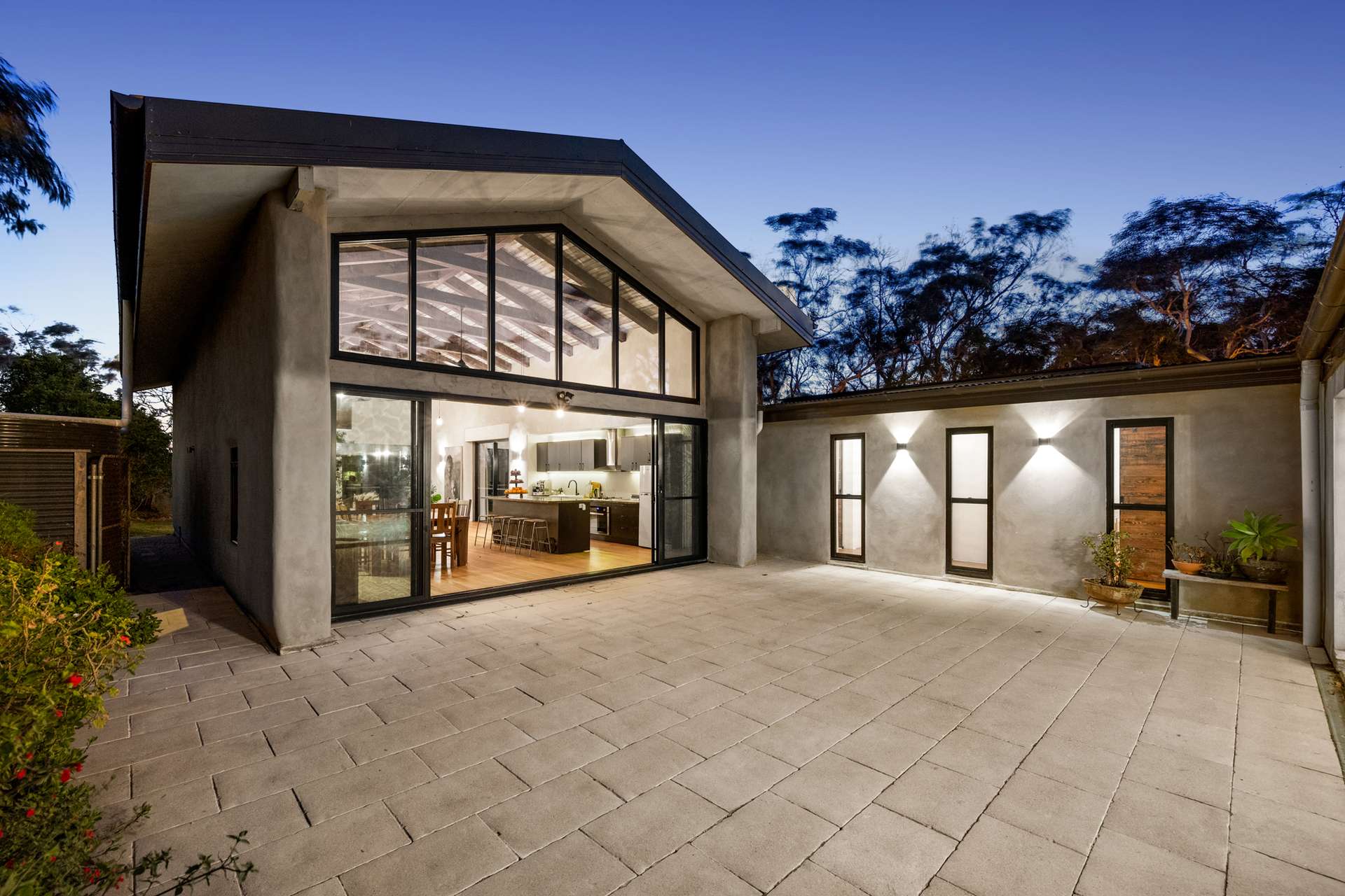 24 Yester Road, Wentworth Falls, NSW 2782 AUS