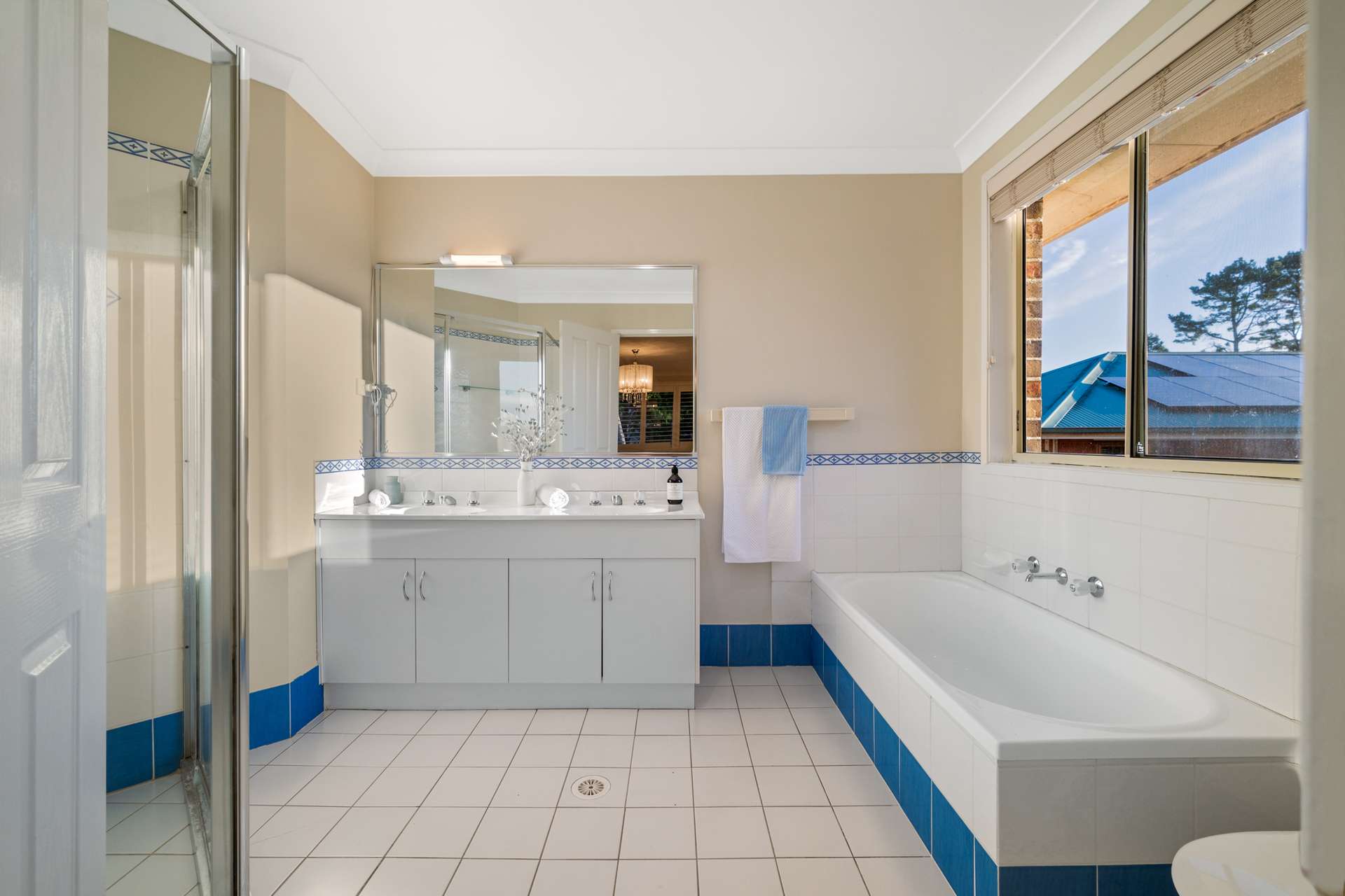 48 Dalrymple Avenue, Wentworth Falls, NSW 2782 AUS