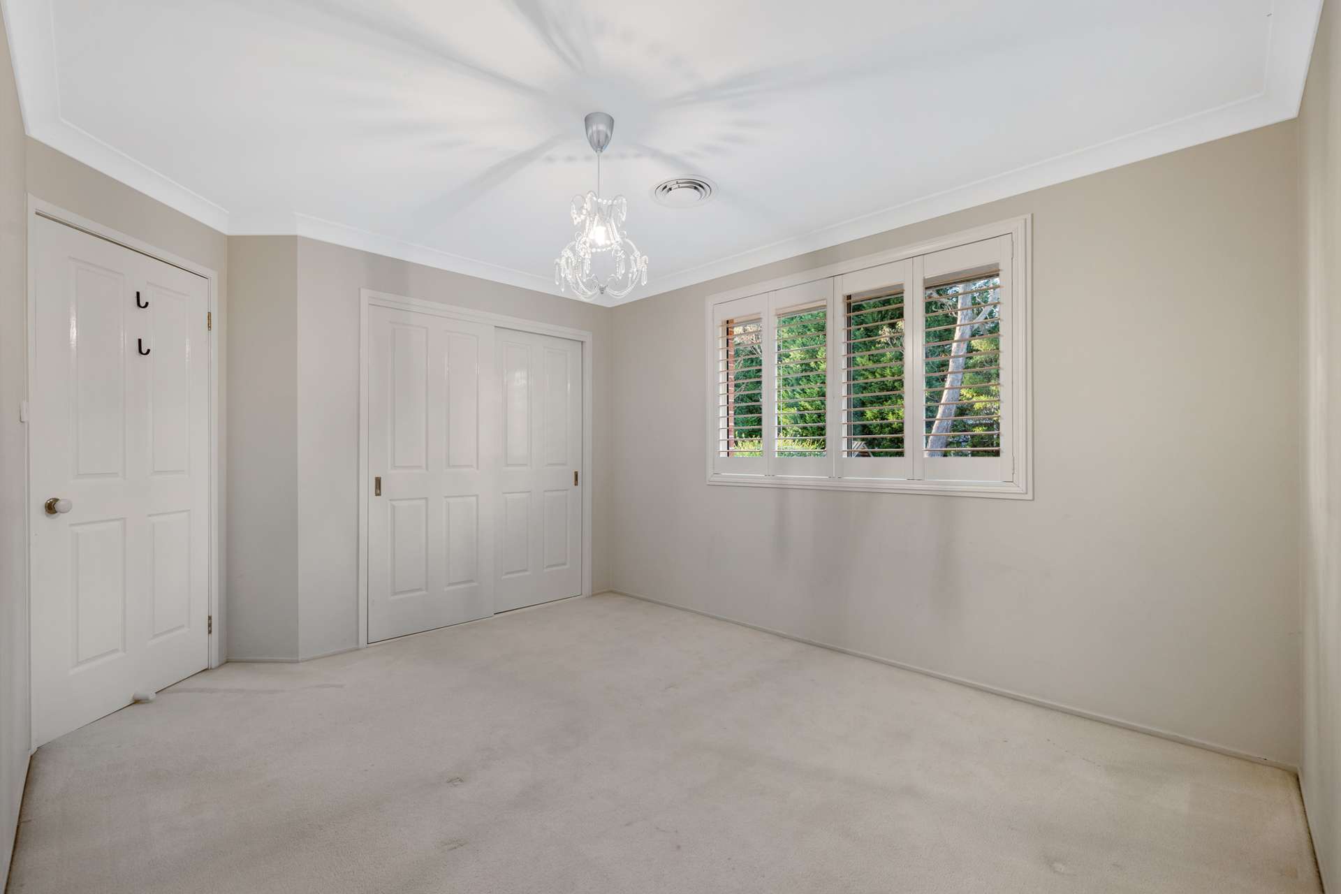 48 Dalrymple Avenue, Wentworth Falls, NSW 2782 AUS