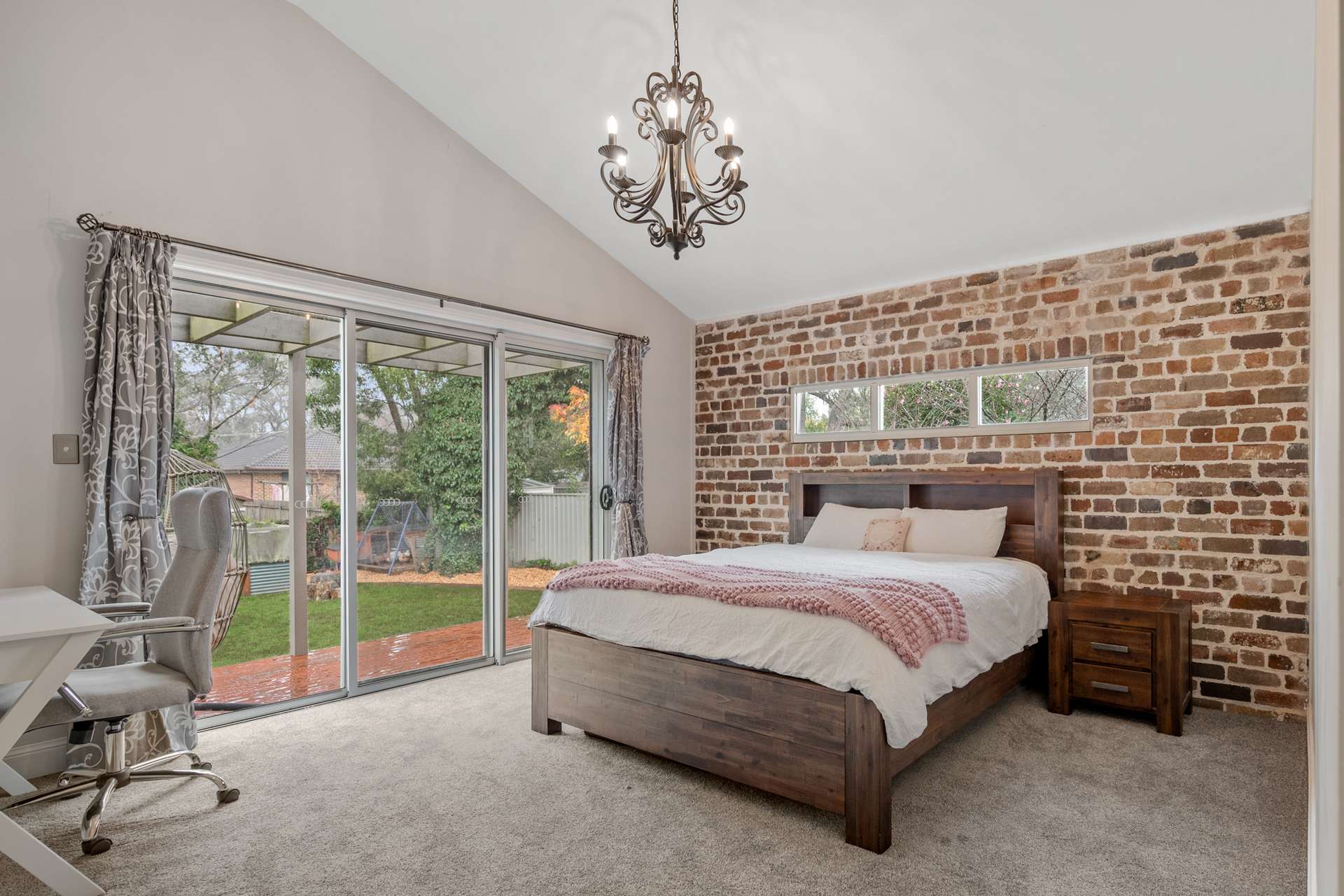 32 Paris Parade, Katoomba, NSW 2780 AUS