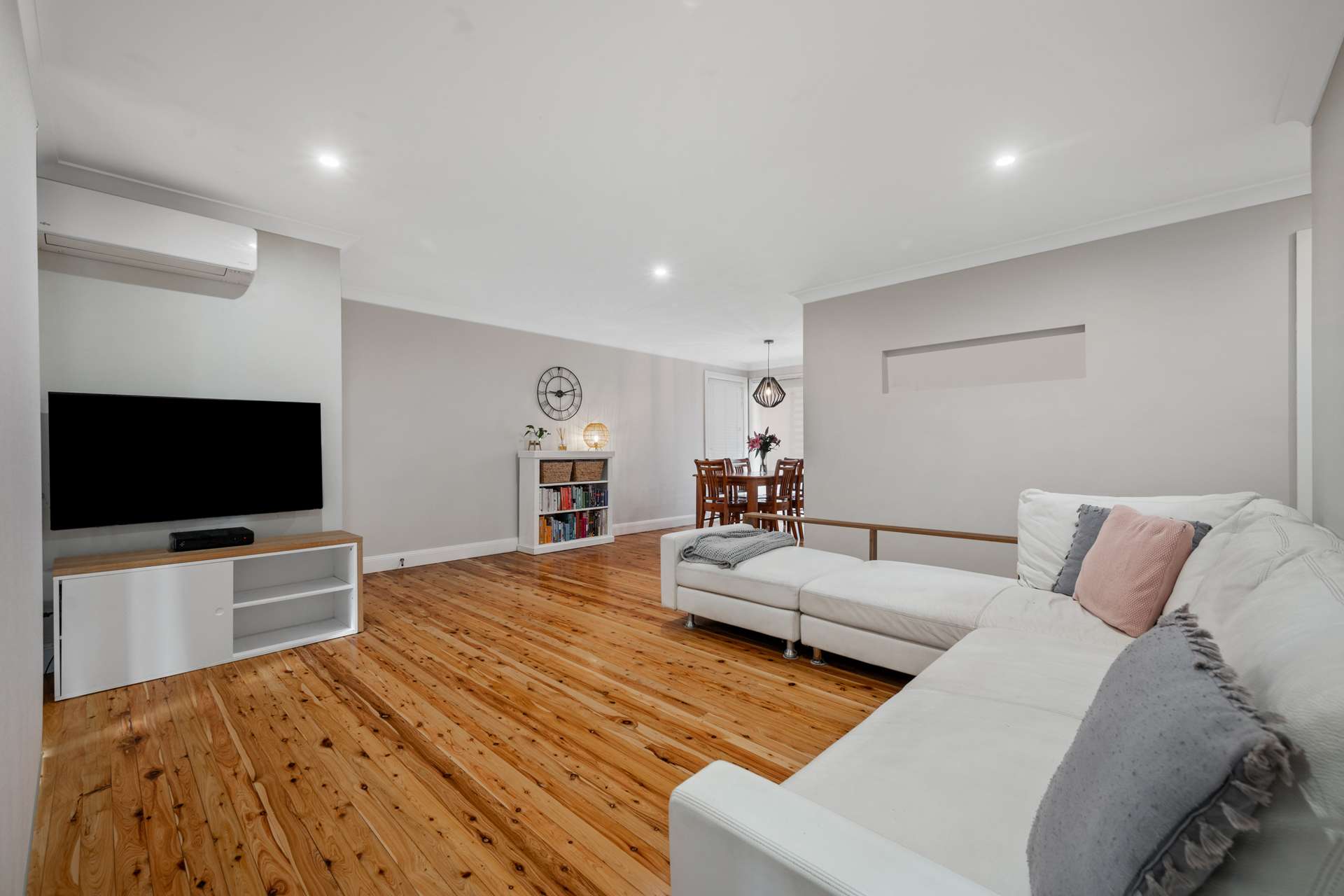 32 Paris Parade, Katoomba, NSW 2780 AUS