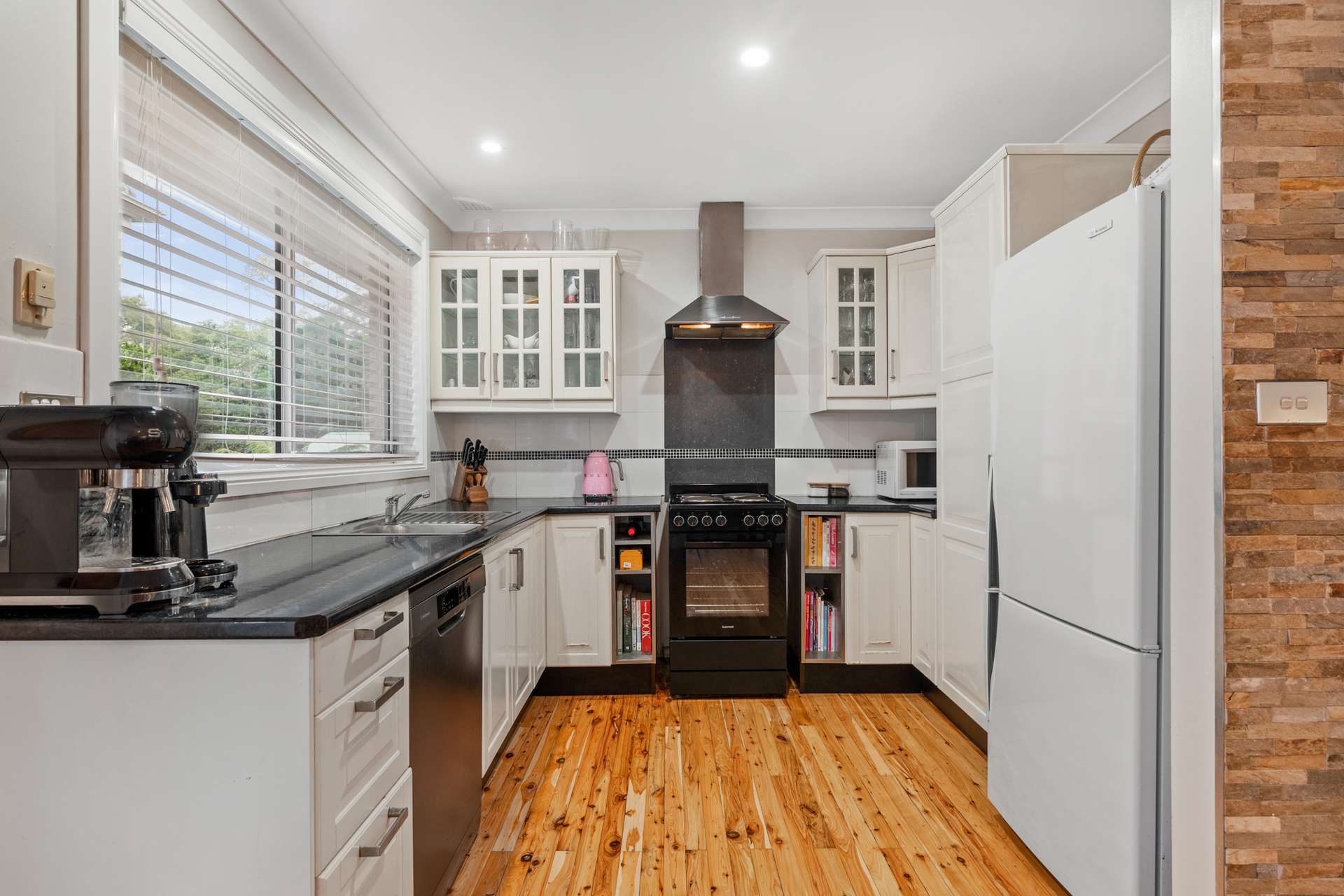 32 Paris Parade, Katoomba, NSW 2780 AUS