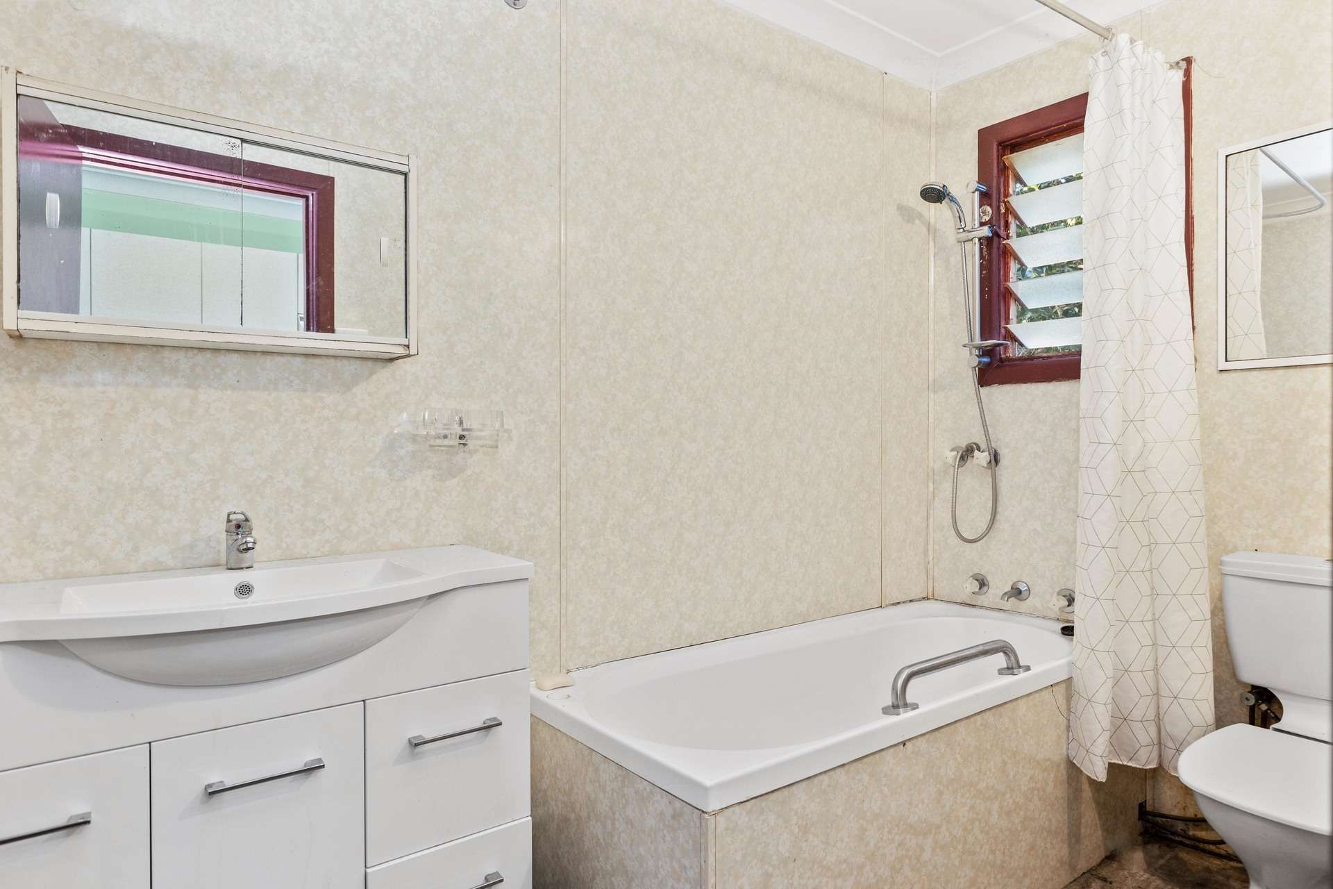 140 Macaulay Street, Morts Estate, NSW 2790 AUS