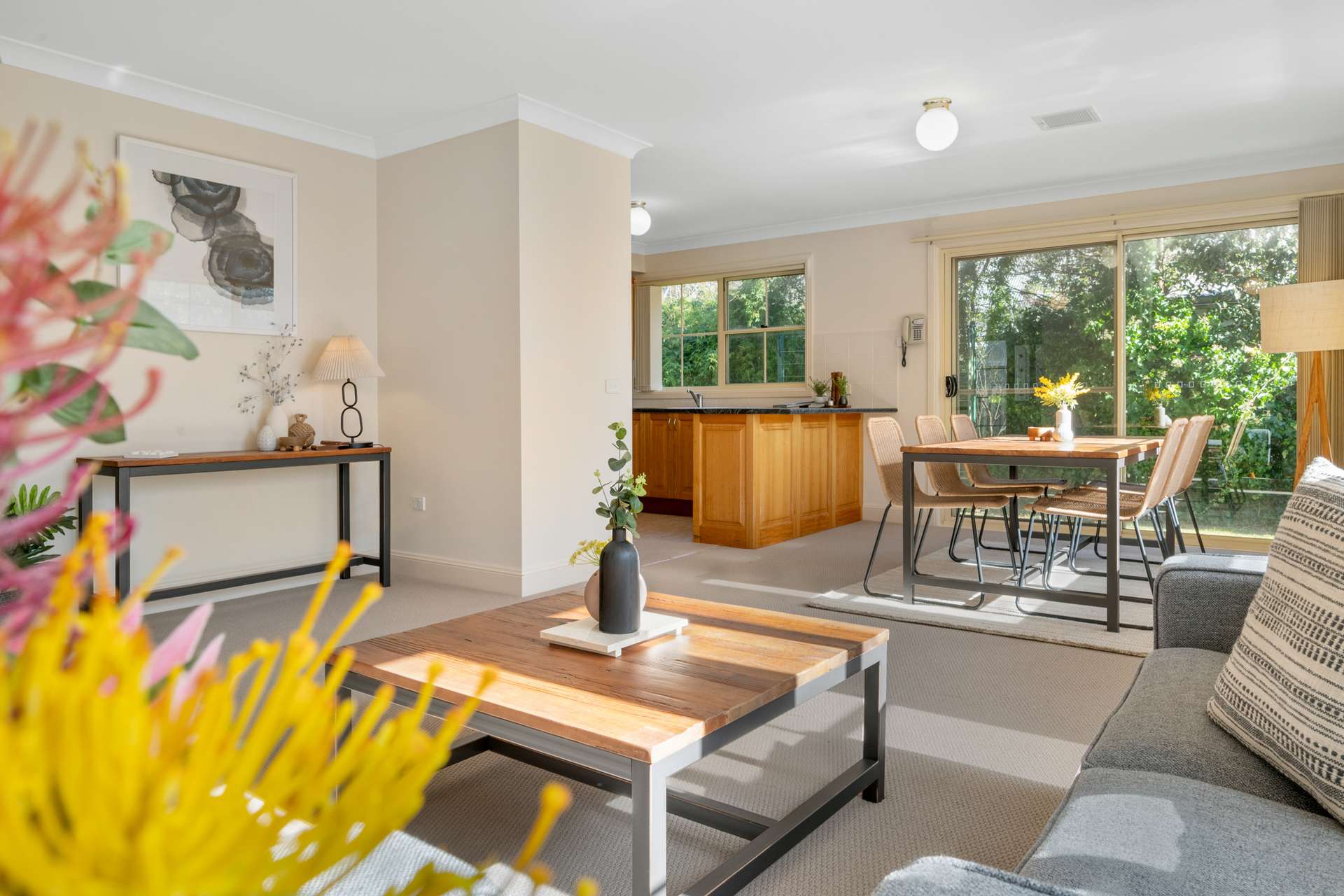 2/7 Fitzstubbs Avenue, Wentworth Falls, NSW 2782 AUS