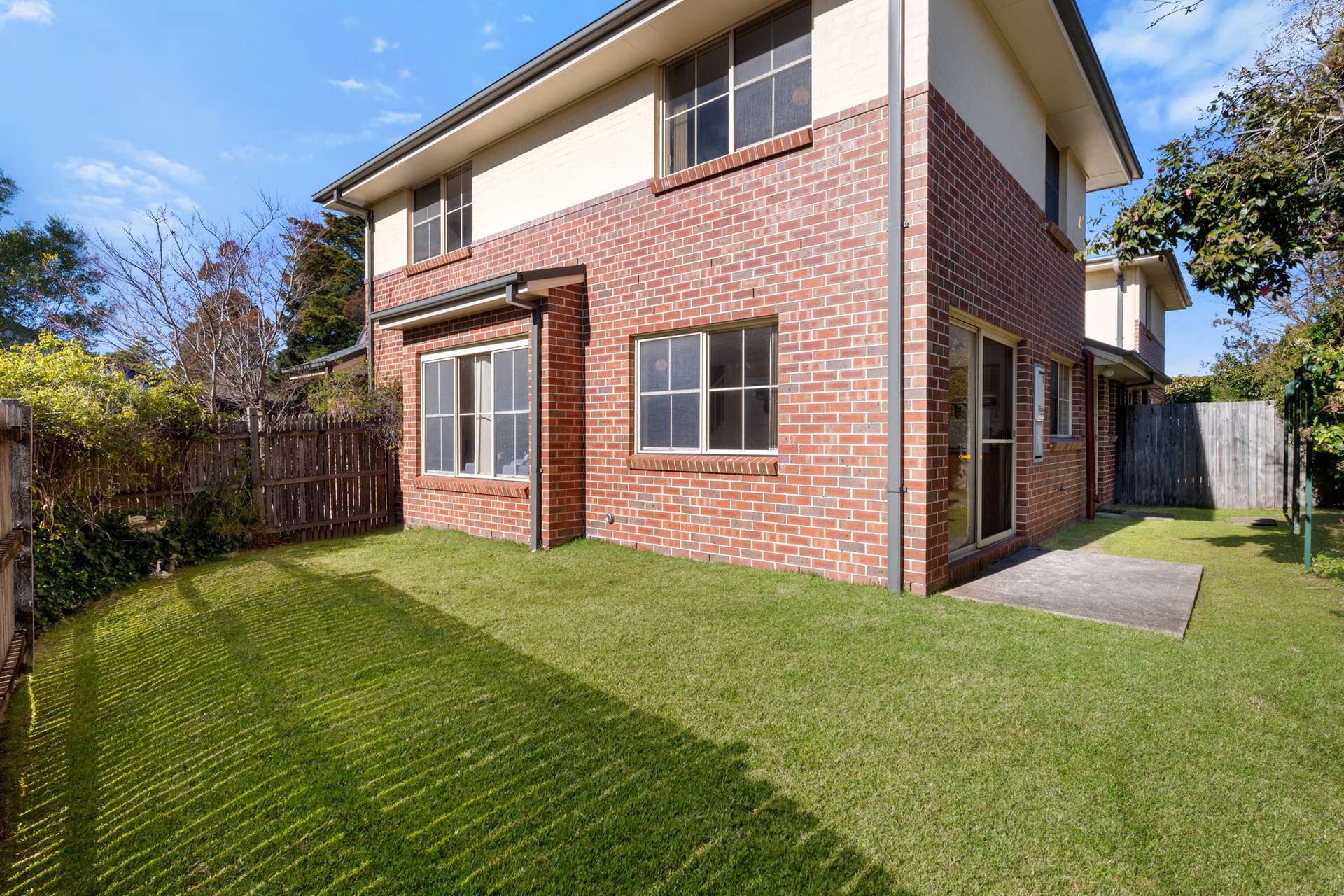 2/7 Fitzstubbs Avenue, Wentworth Falls, NSW 2782 AUS
