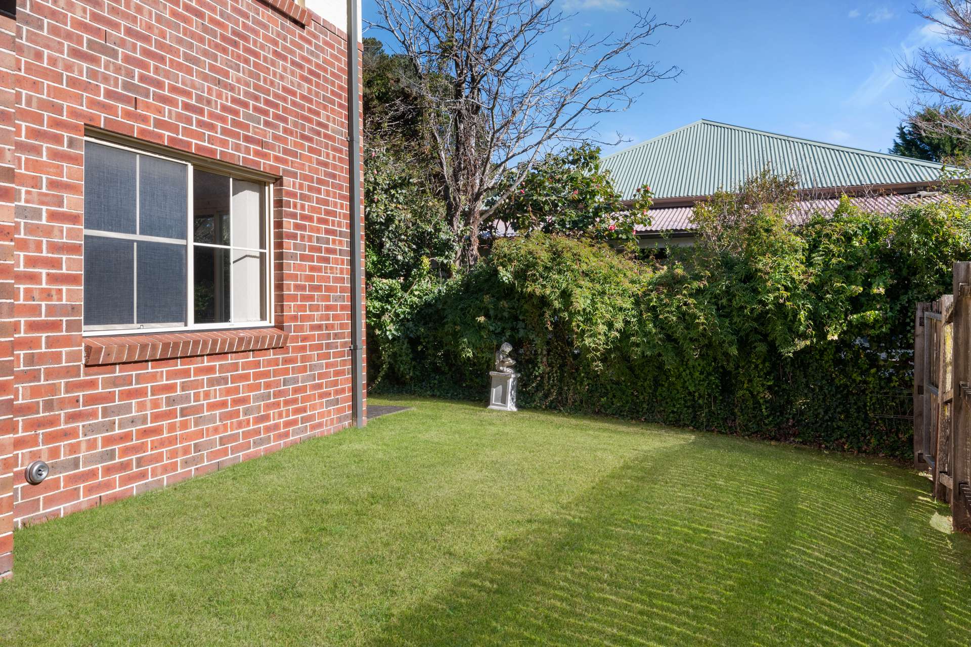 2/7 Fitzstubbs Avenue, Wentworth Falls, NSW 2782 AUS