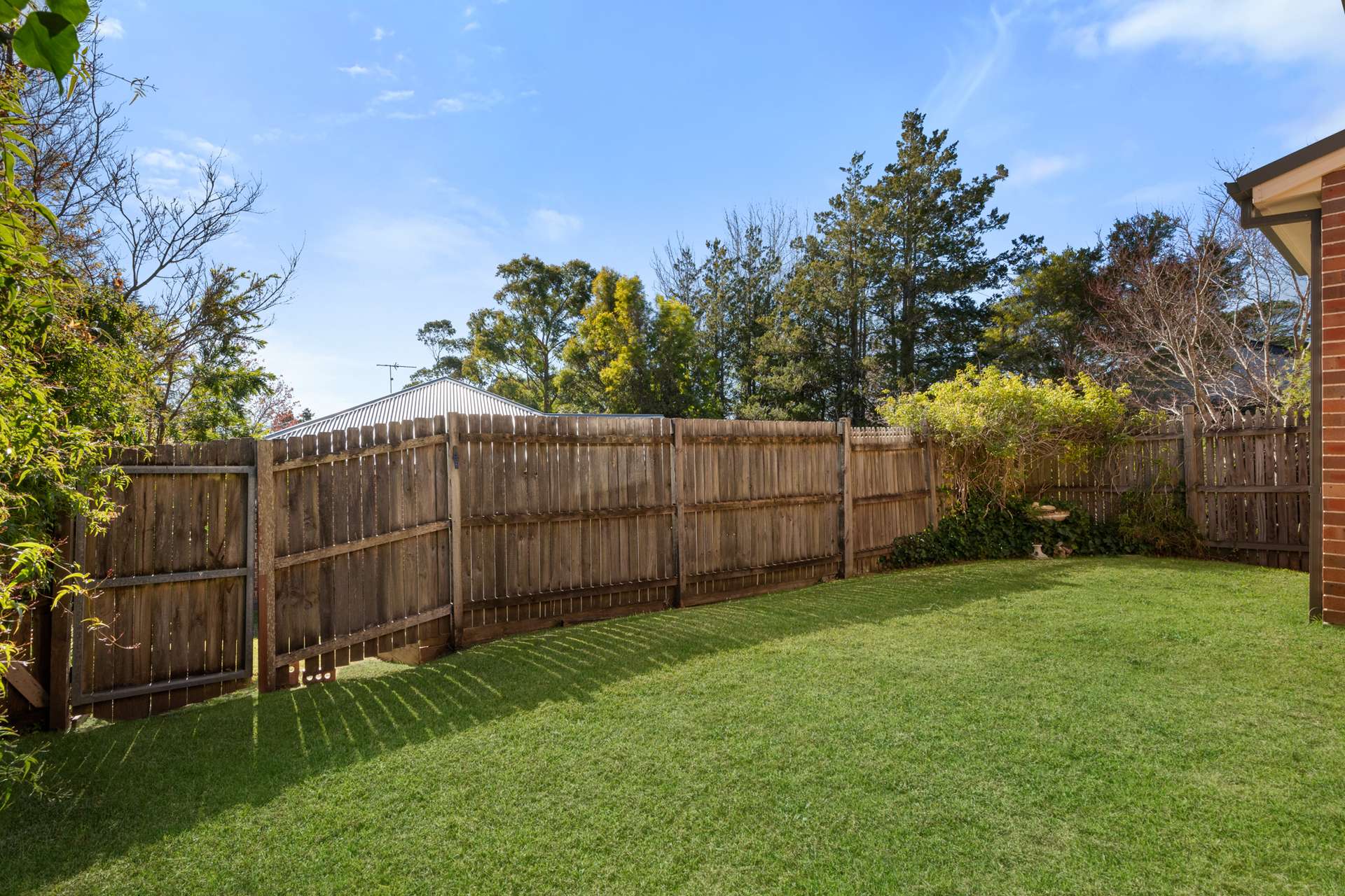 2/7 Fitzstubbs Avenue, Wentworth Falls, NSW 2782 AUS