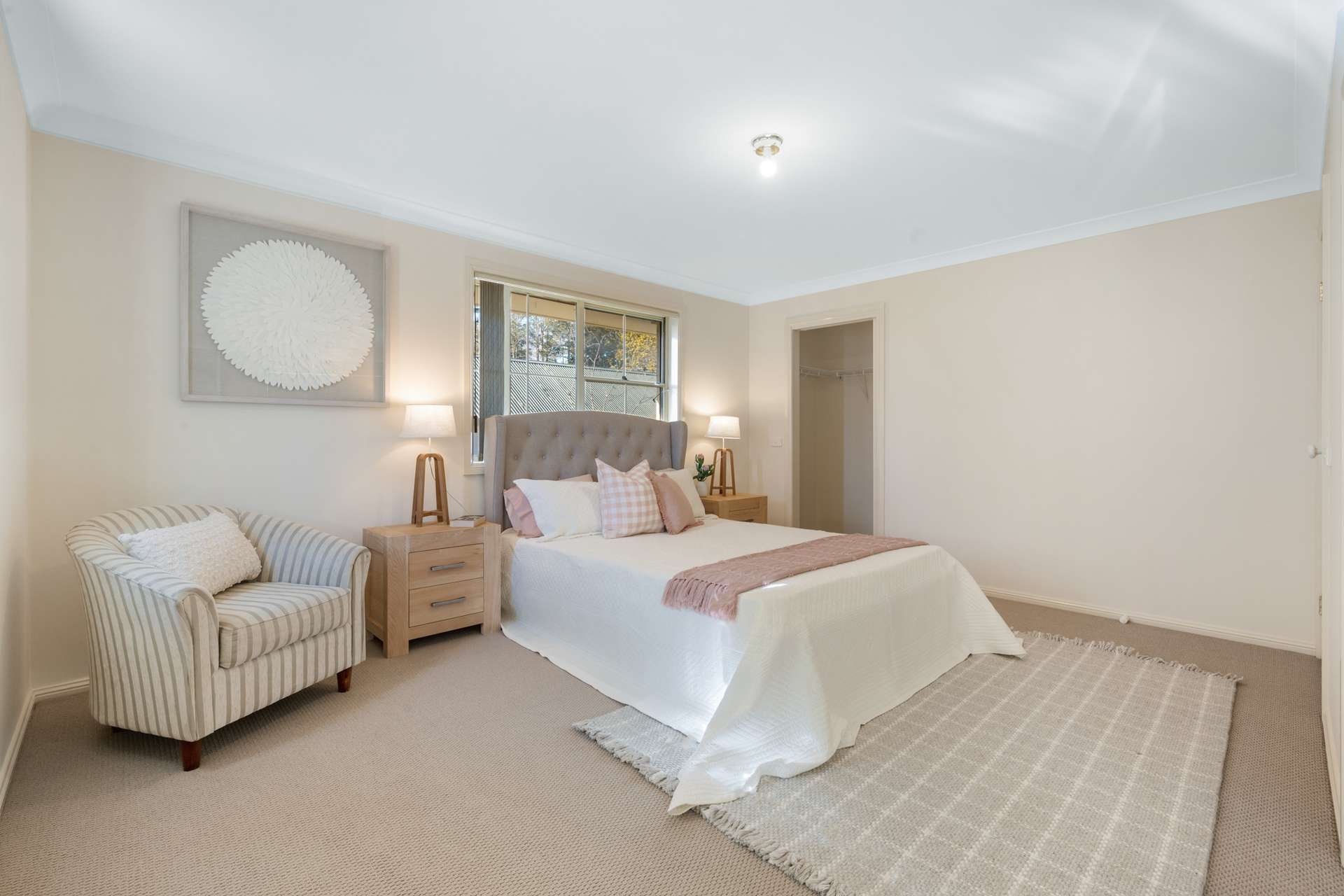 2/7 Fitzstubbs Avenue, Wentworth Falls, NSW 2782 AUS