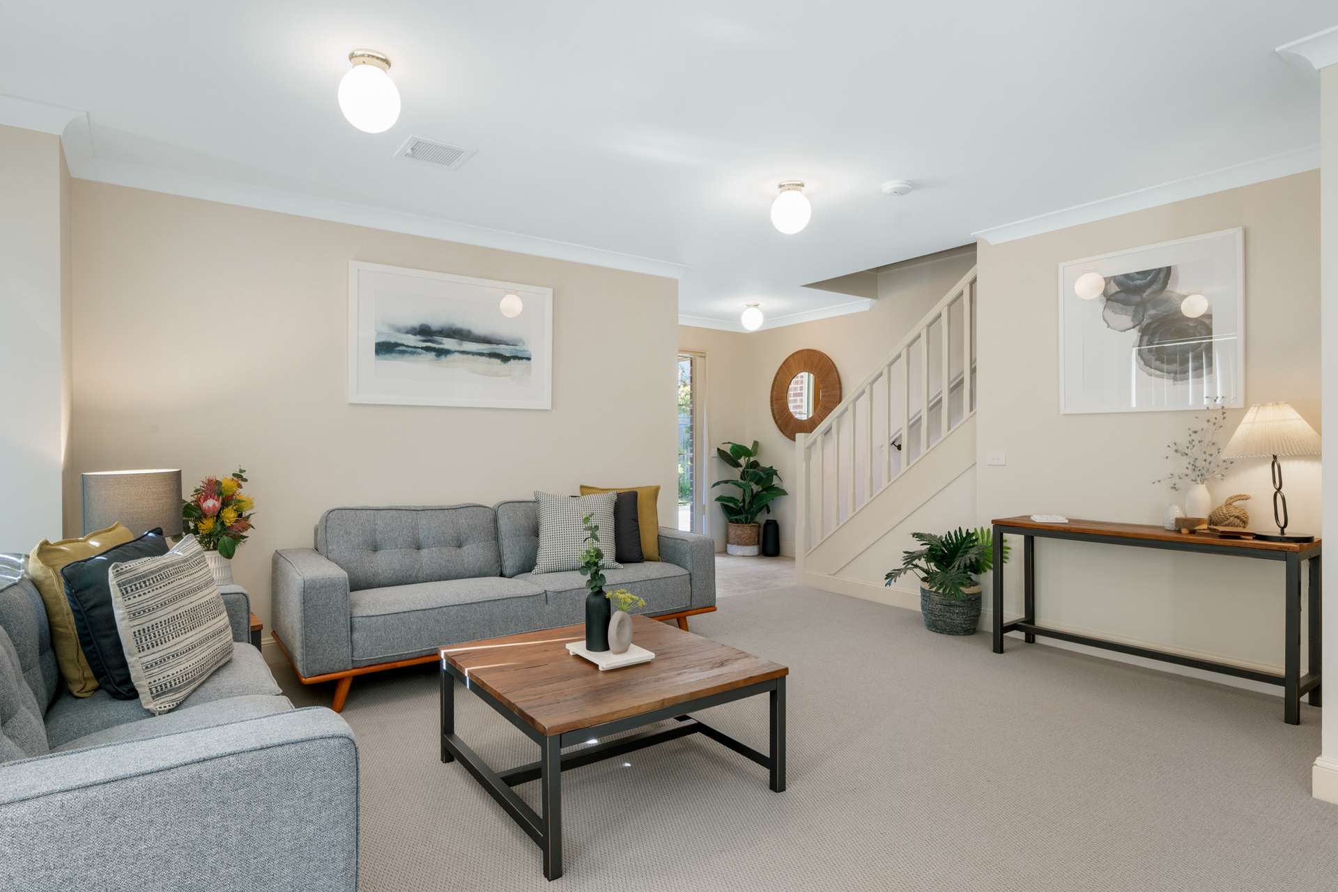 2/7 Fitzstubbs Avenue, Wentworth Falls, NSW 2782 AUS