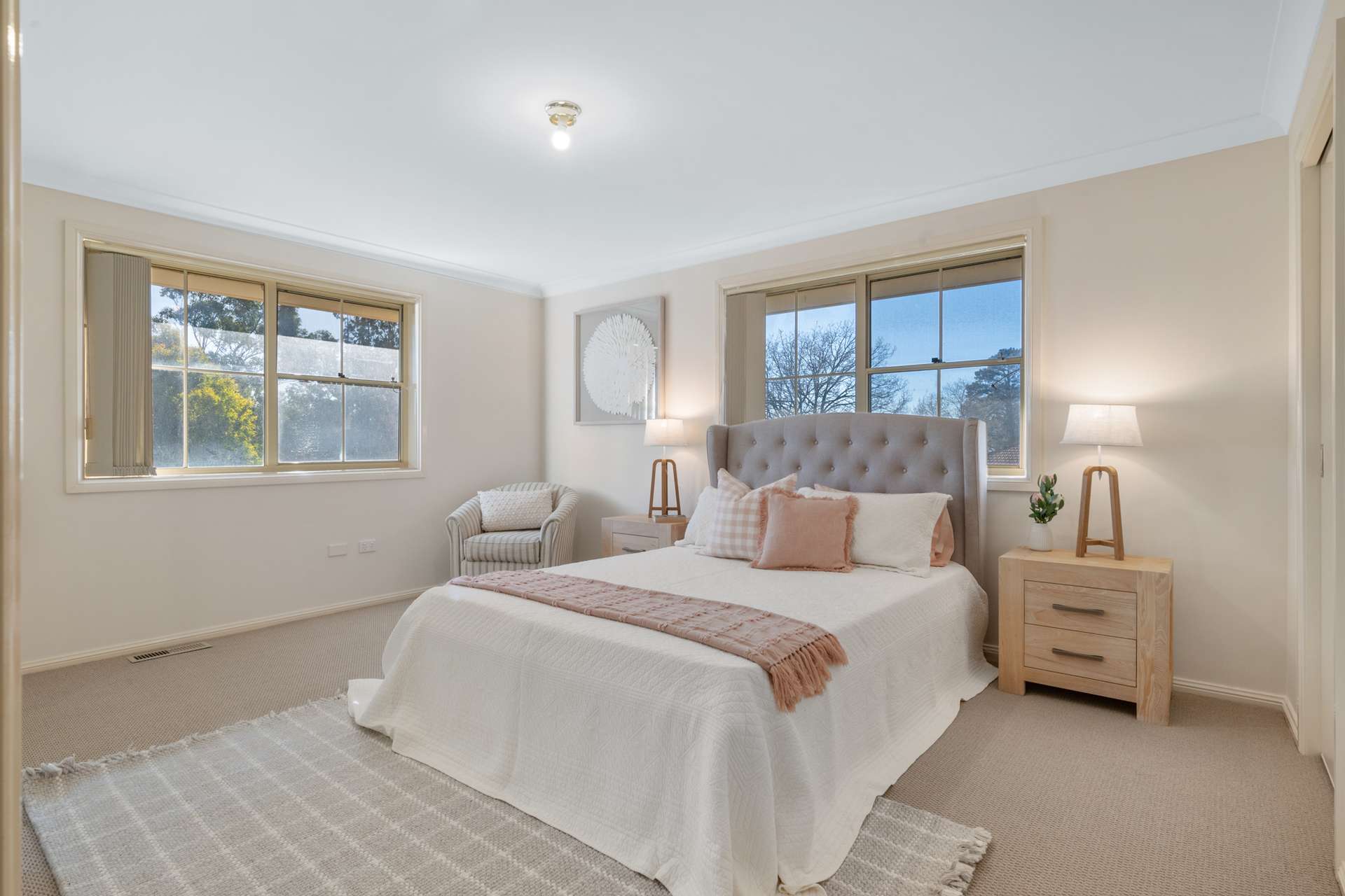 2/7 Fitzstubbs Avenue, Wentworth Falls, NSW 2782 AUS